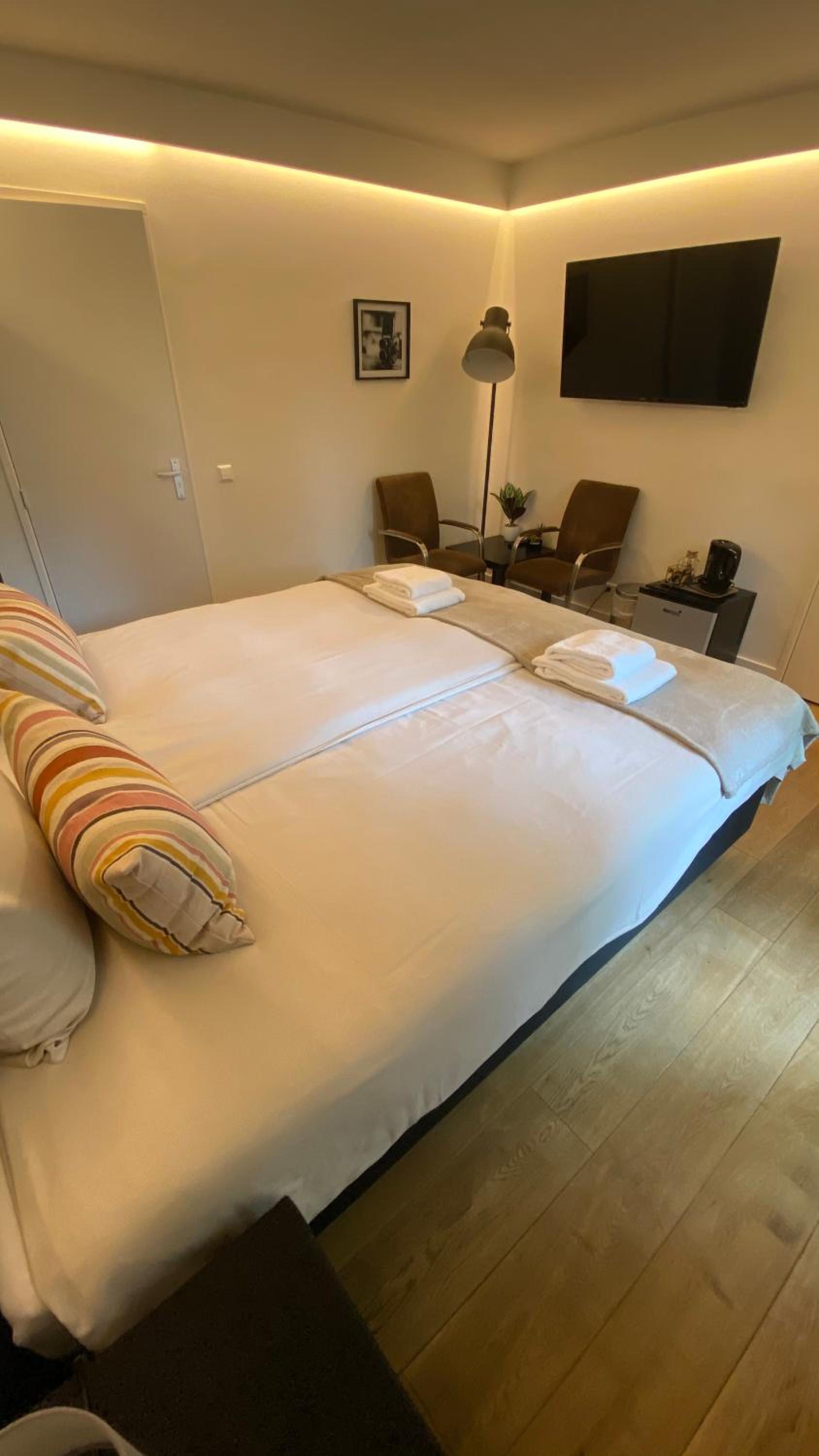 Superior Double or Twin Room with Garden View - Photo 7