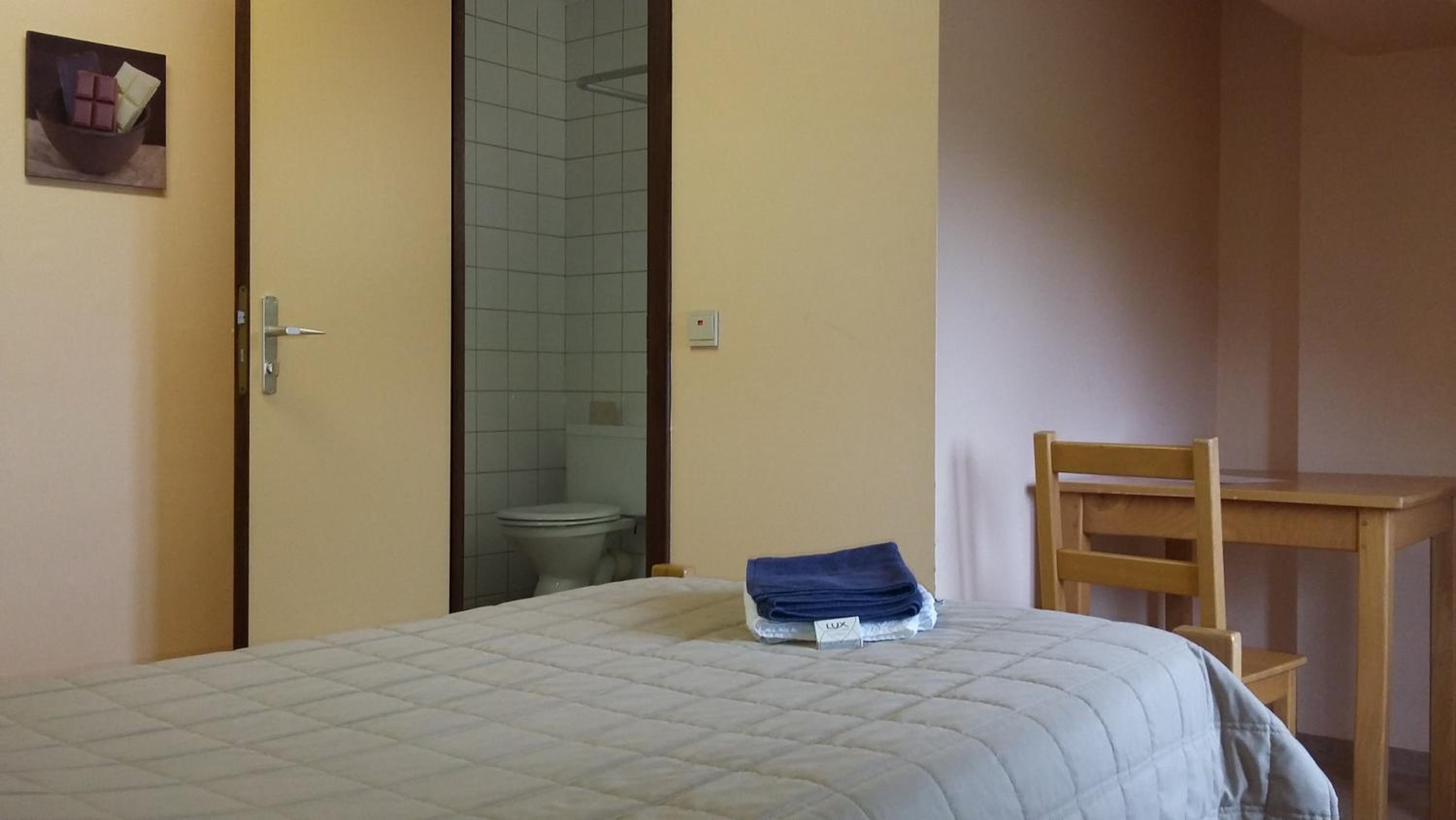 Standard Single Room with Shower photo 2