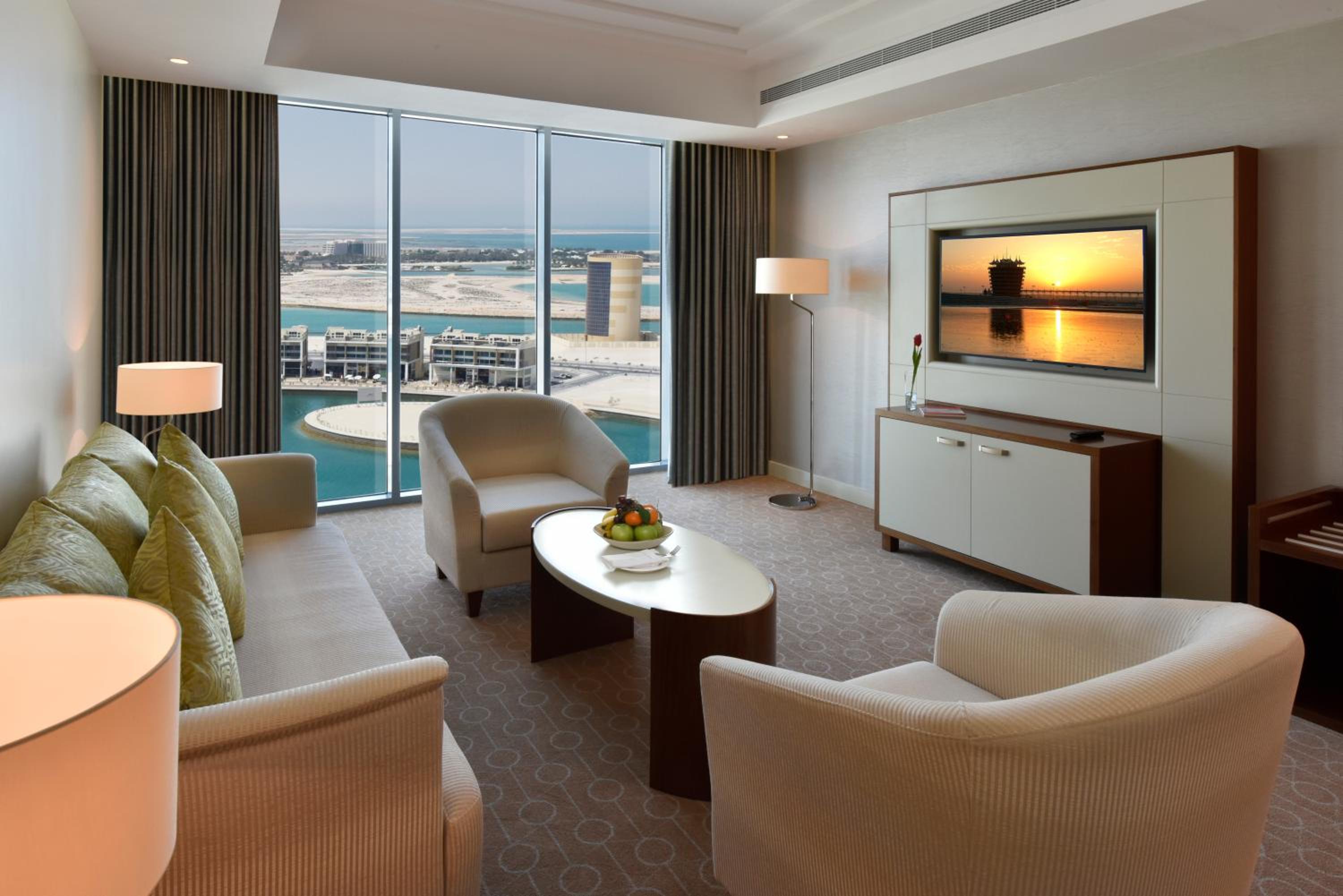 Executive Suite - Photo 3