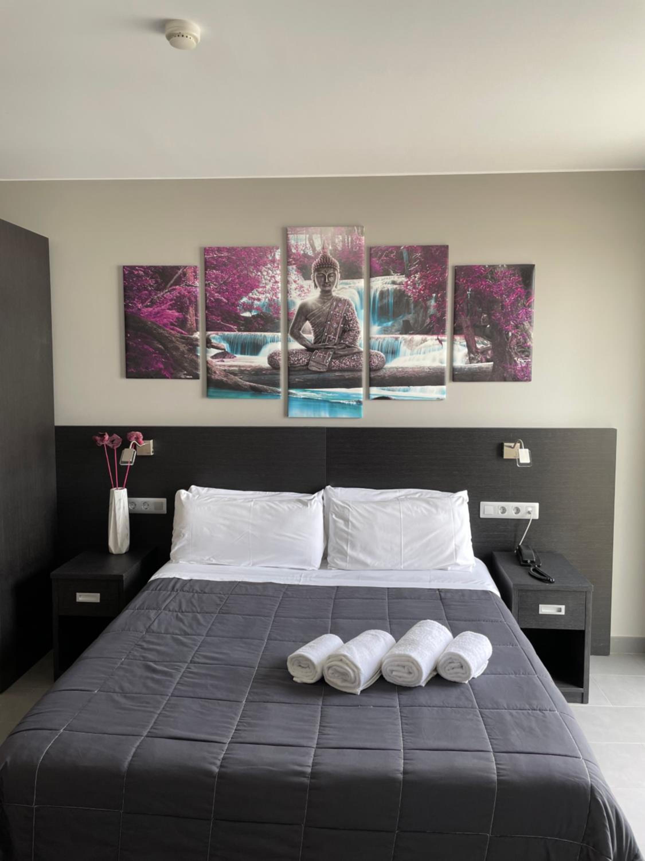 Double Room - Photo 14