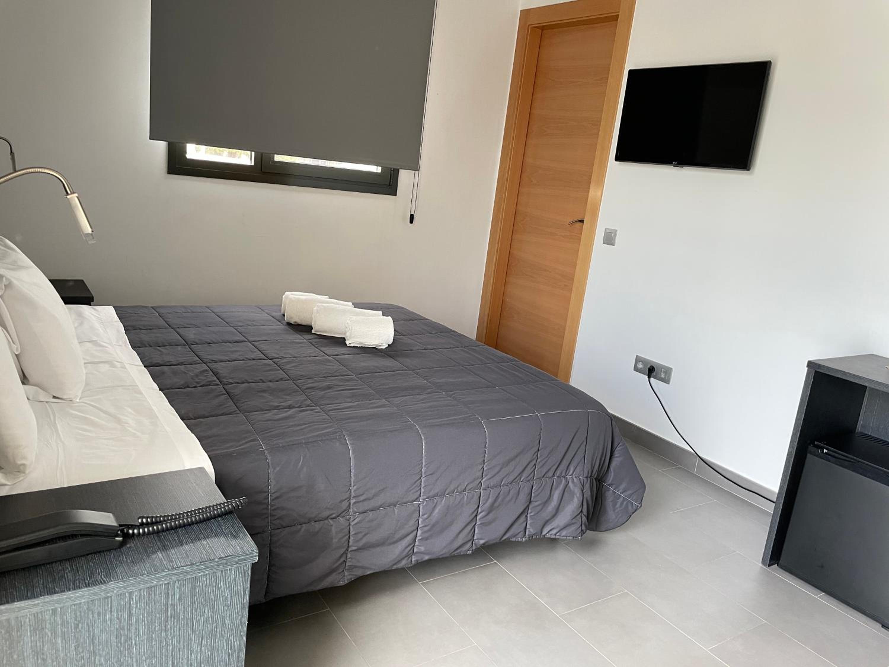 Double Room - Photo 3