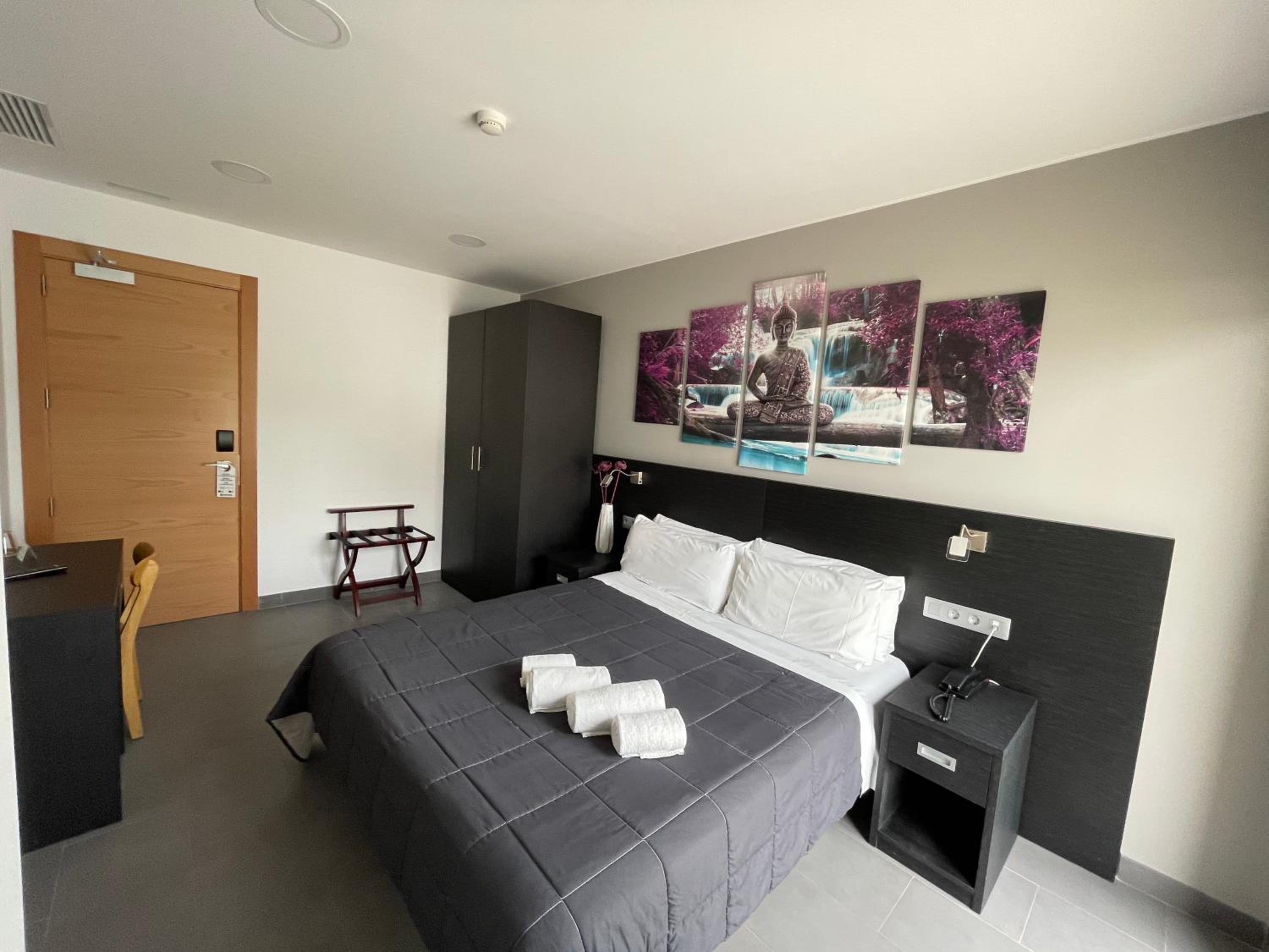 Double Room - Photo 5