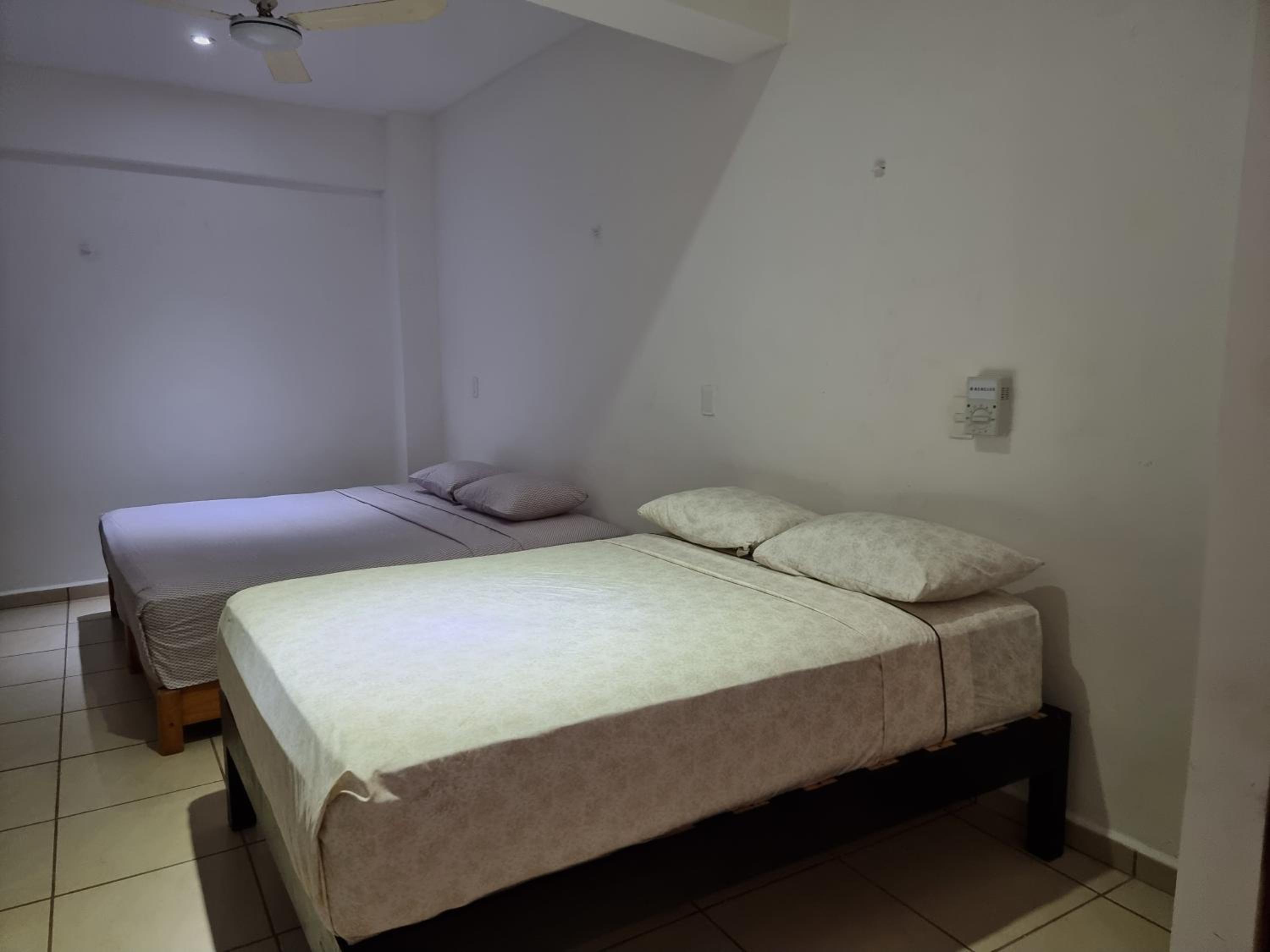 Budget Triple Room - Photo 15