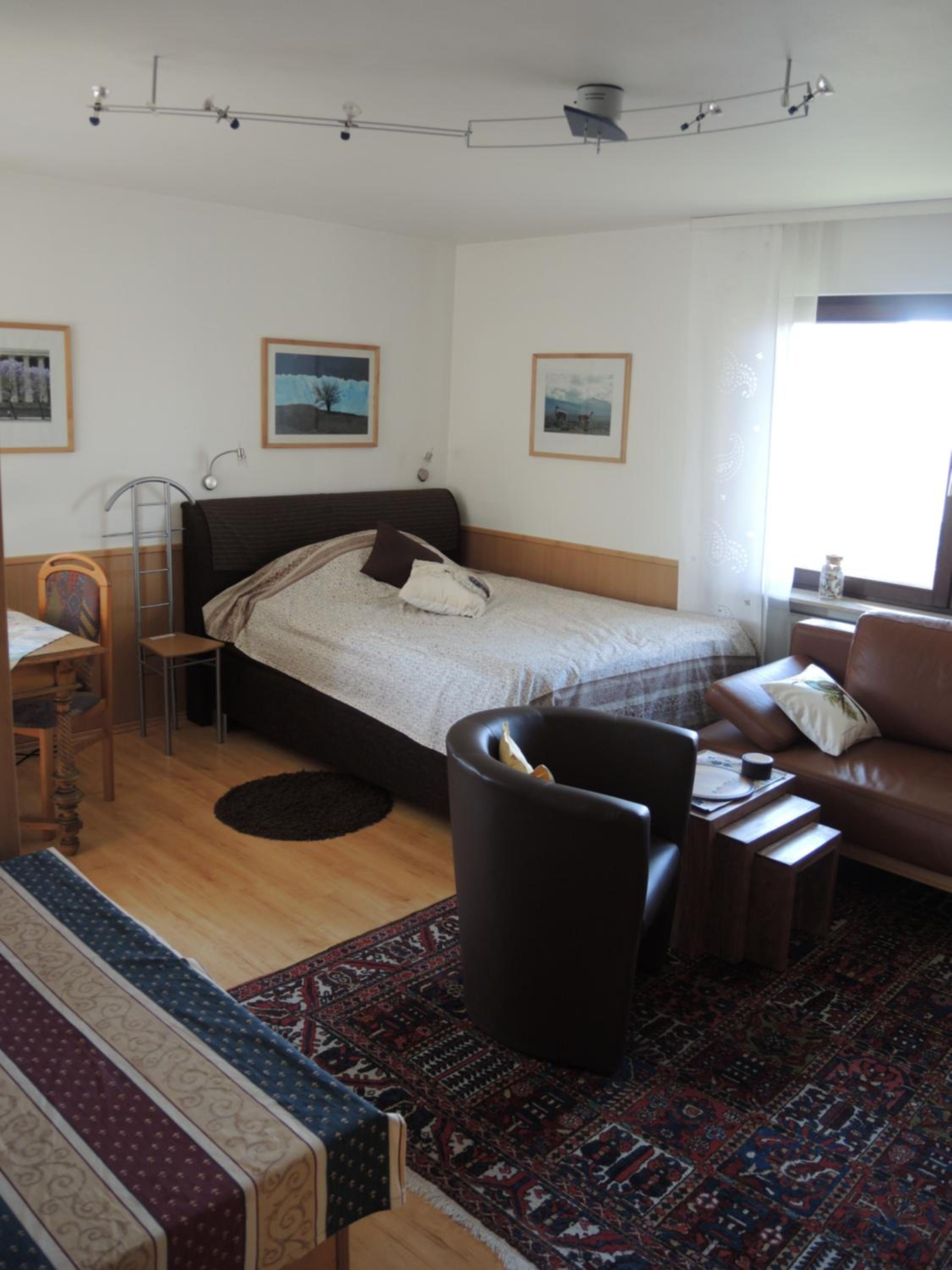 One-Bedroom Apartment photo 1