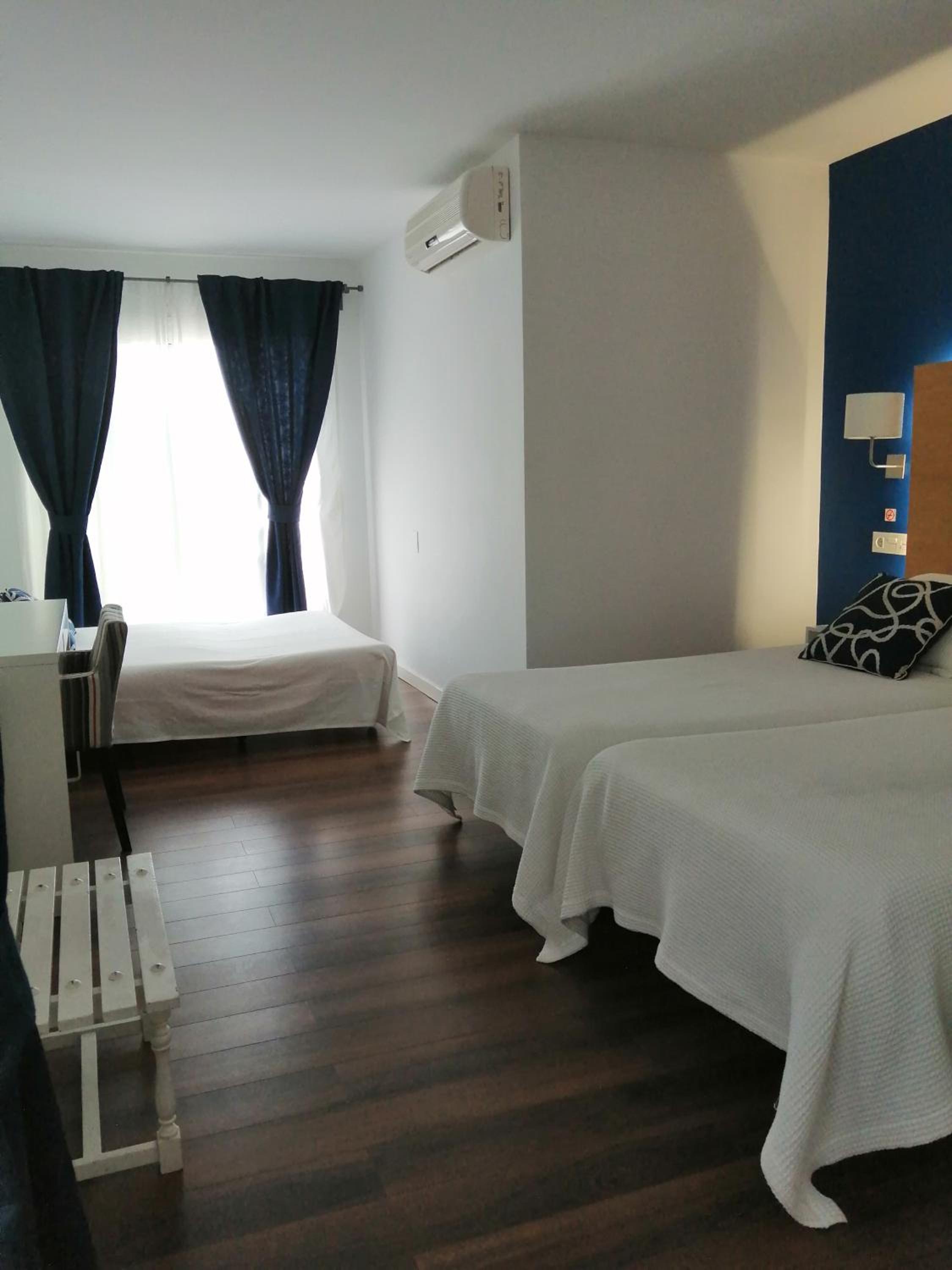 Habitación Triple Superior con Vista al Mar