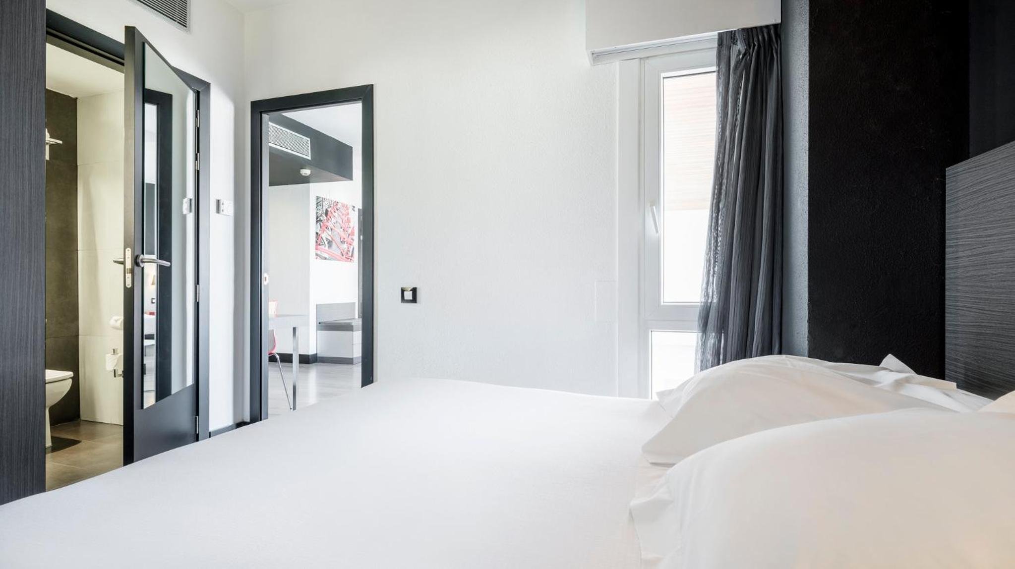 Classic Double or Twin Room - Photo 1