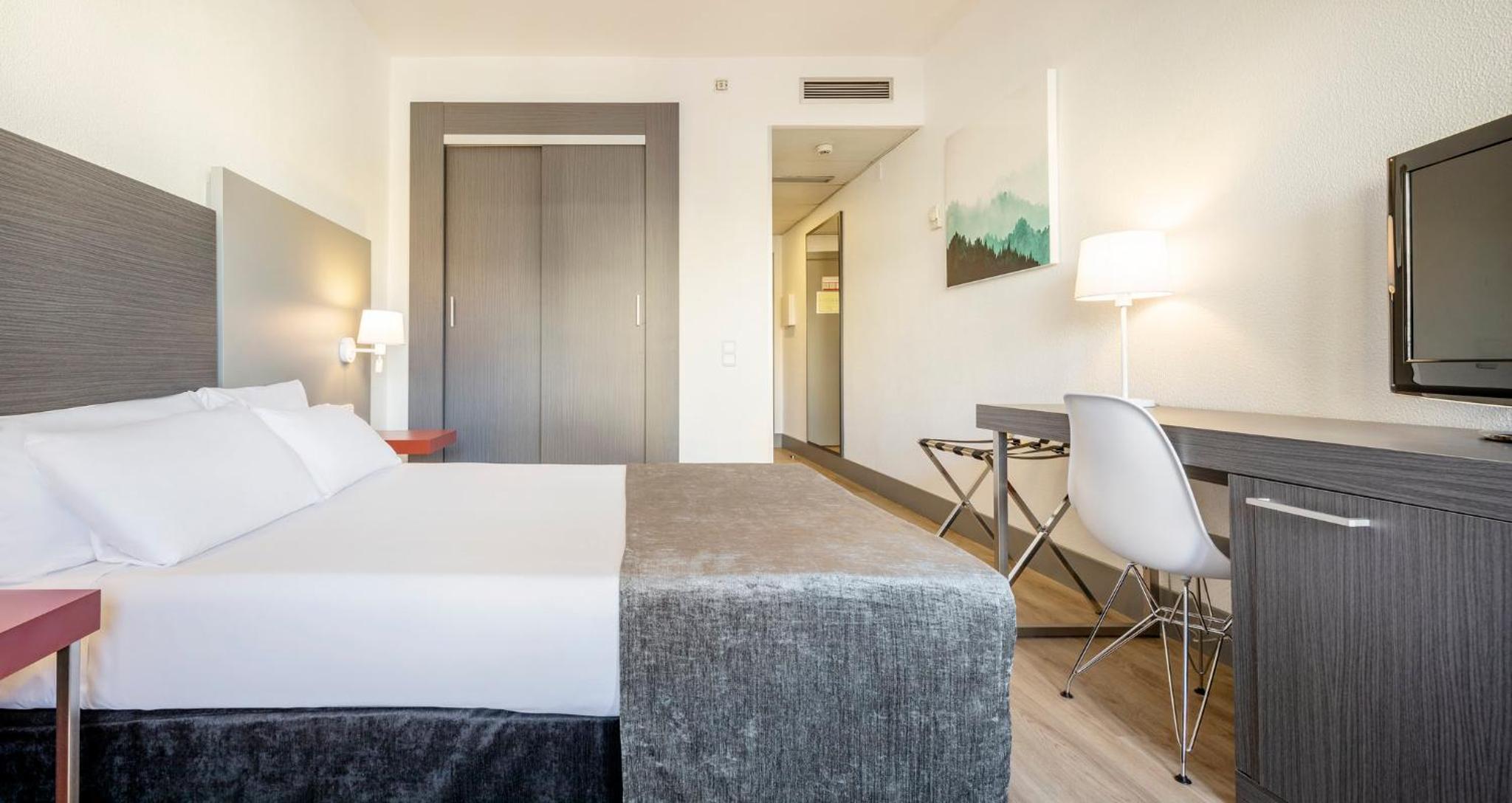 Classic Double or Twin Room - Photo 6
