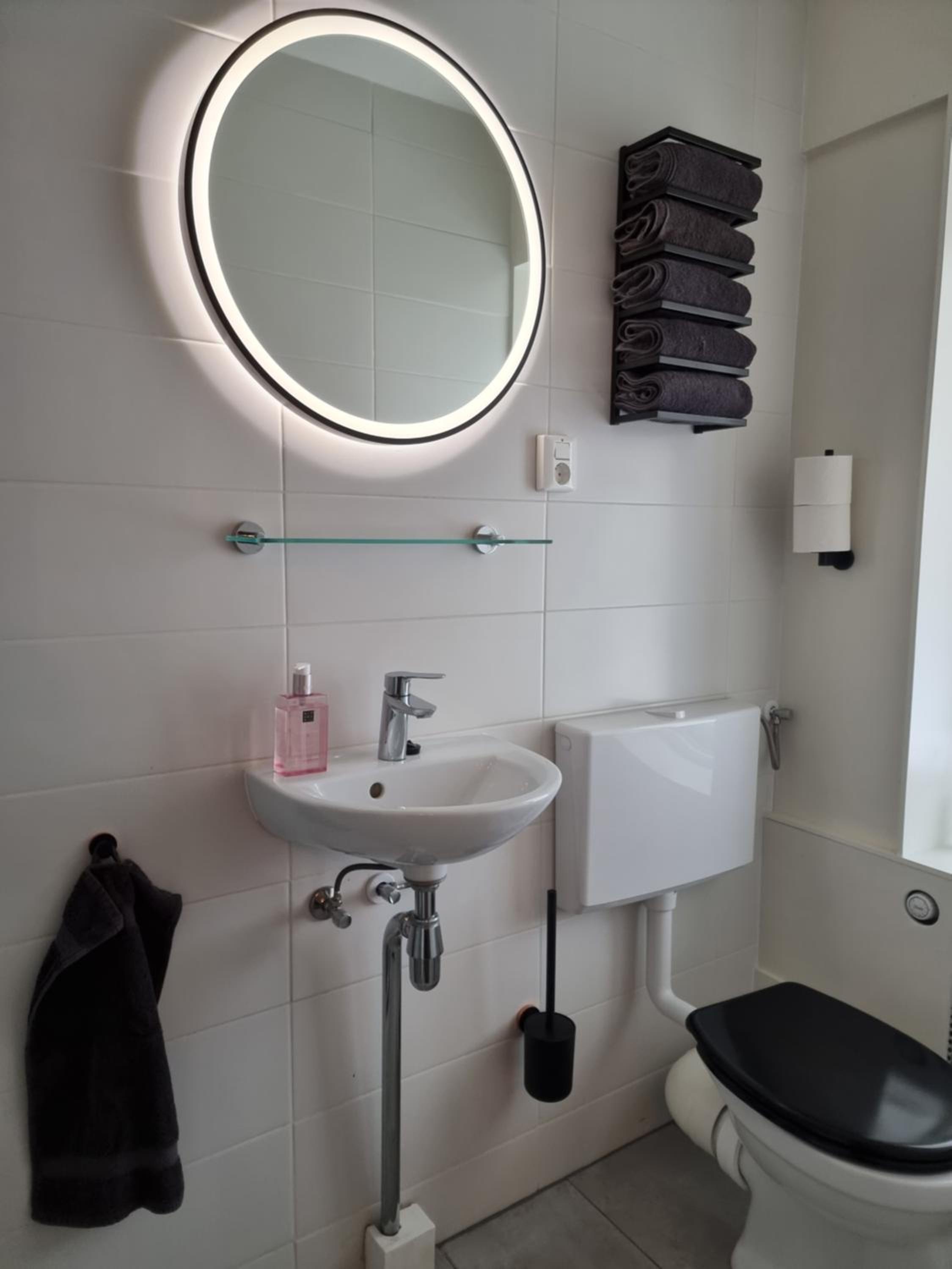 One-Bedroom Apartment - Photo 15