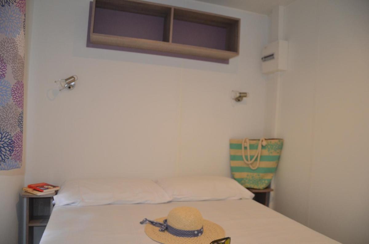 Mobile Home photo 3