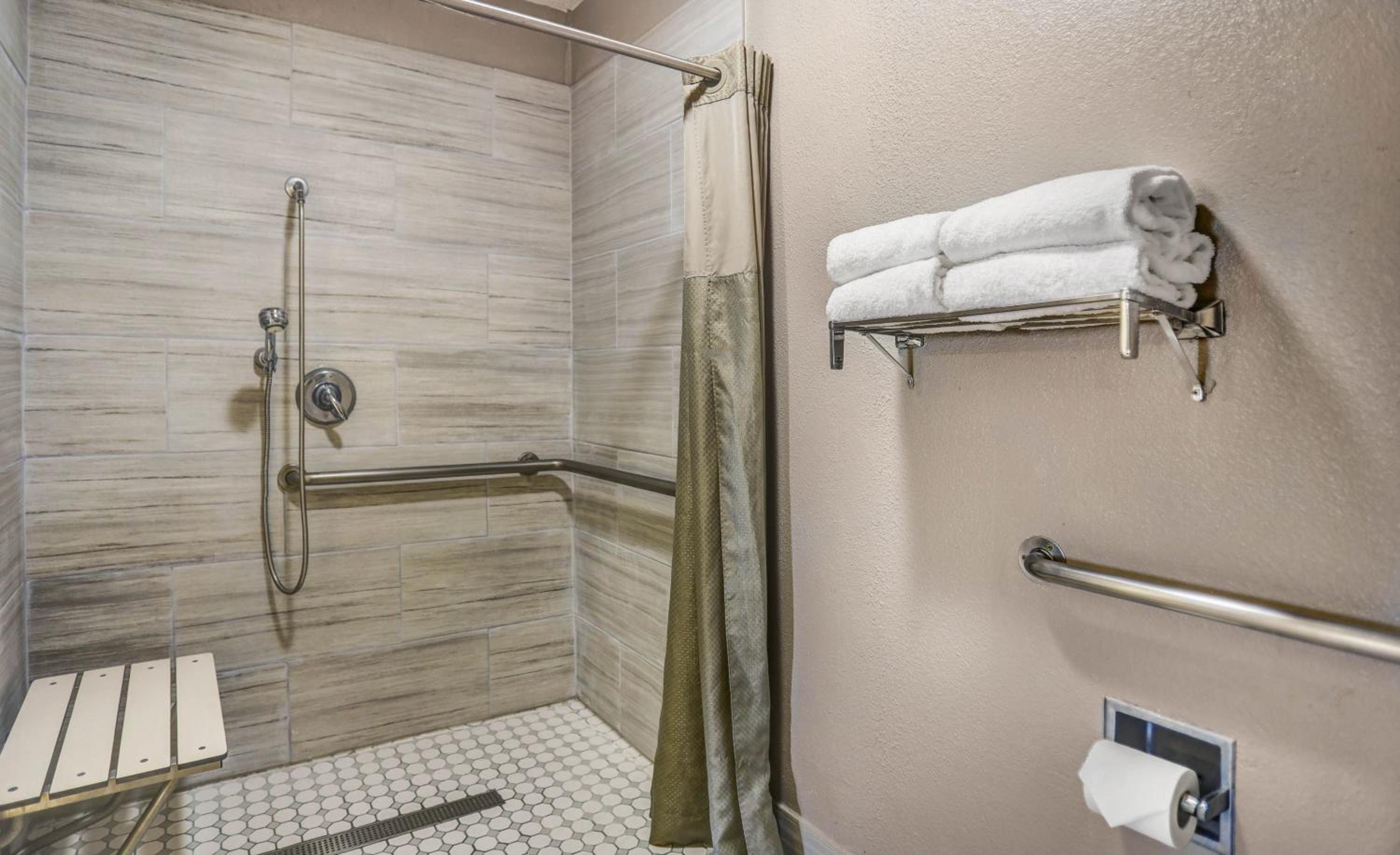 Queen Room with Two Queen Beds - Disability Access - Roll In Shower - Photo 5