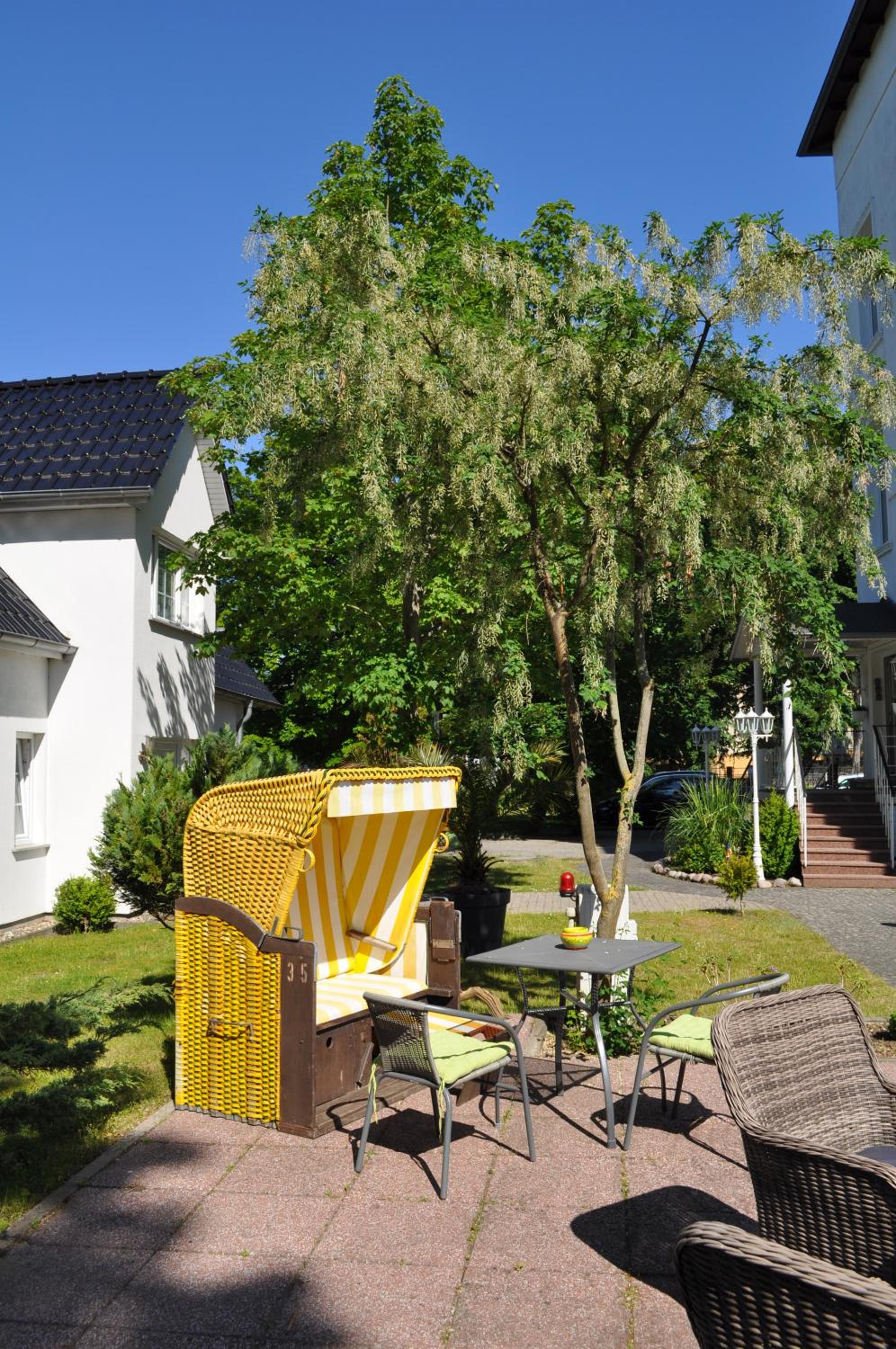 One-Bedroom Apartment with Balcony photo 2