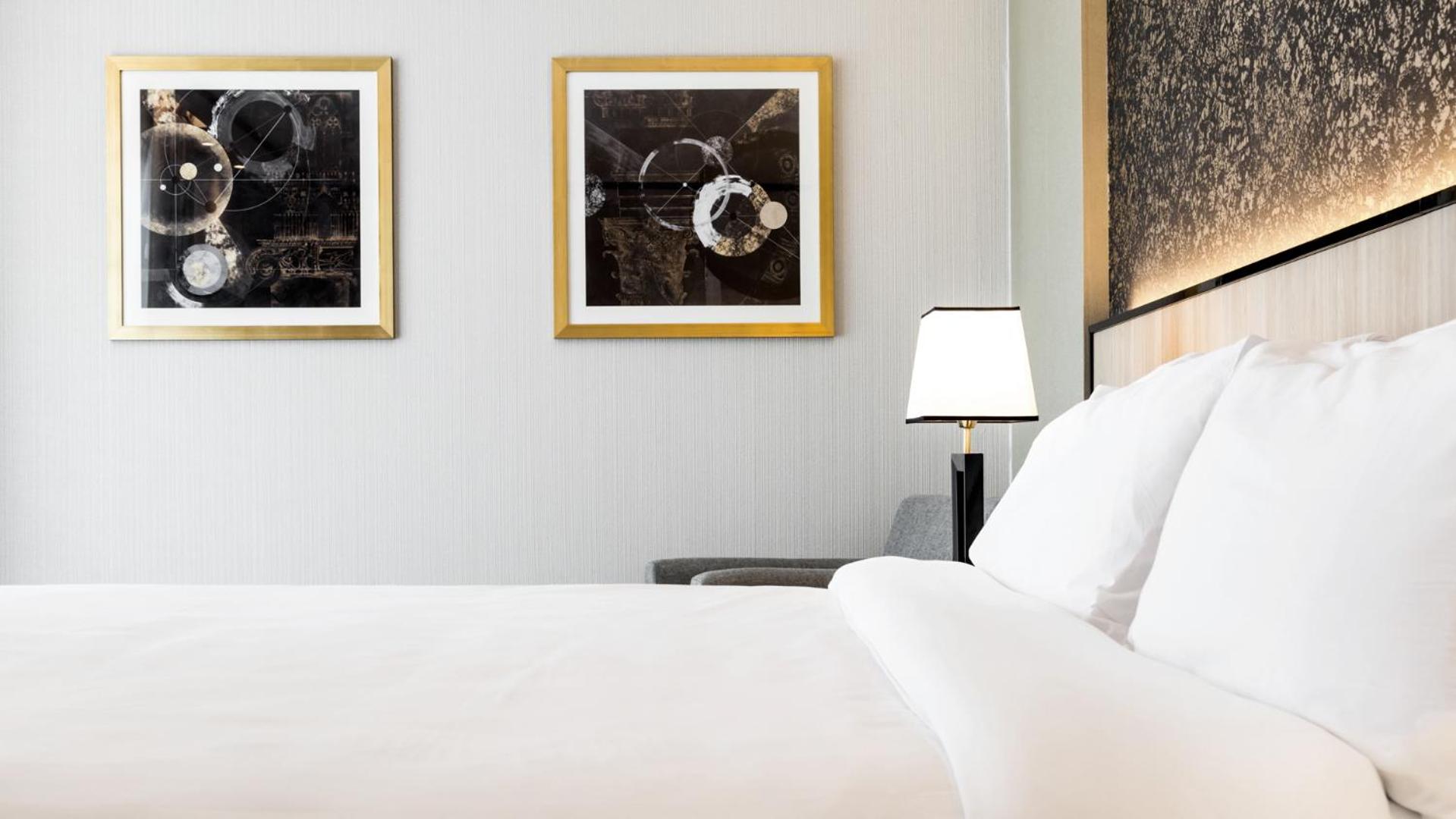 Premium King Room