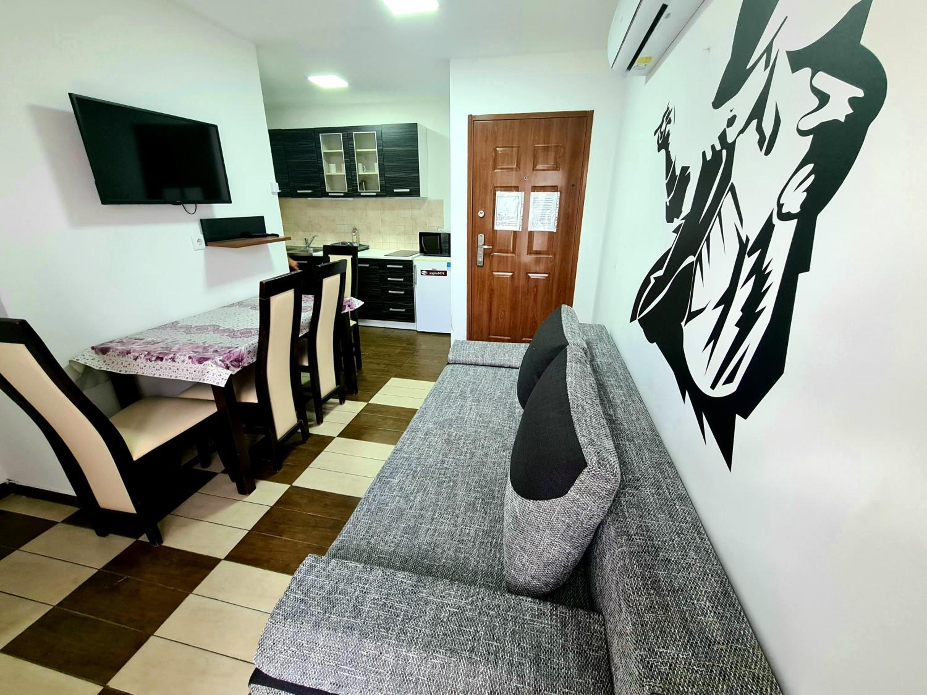 One-Bedroom Apartment with Balcony photo 1