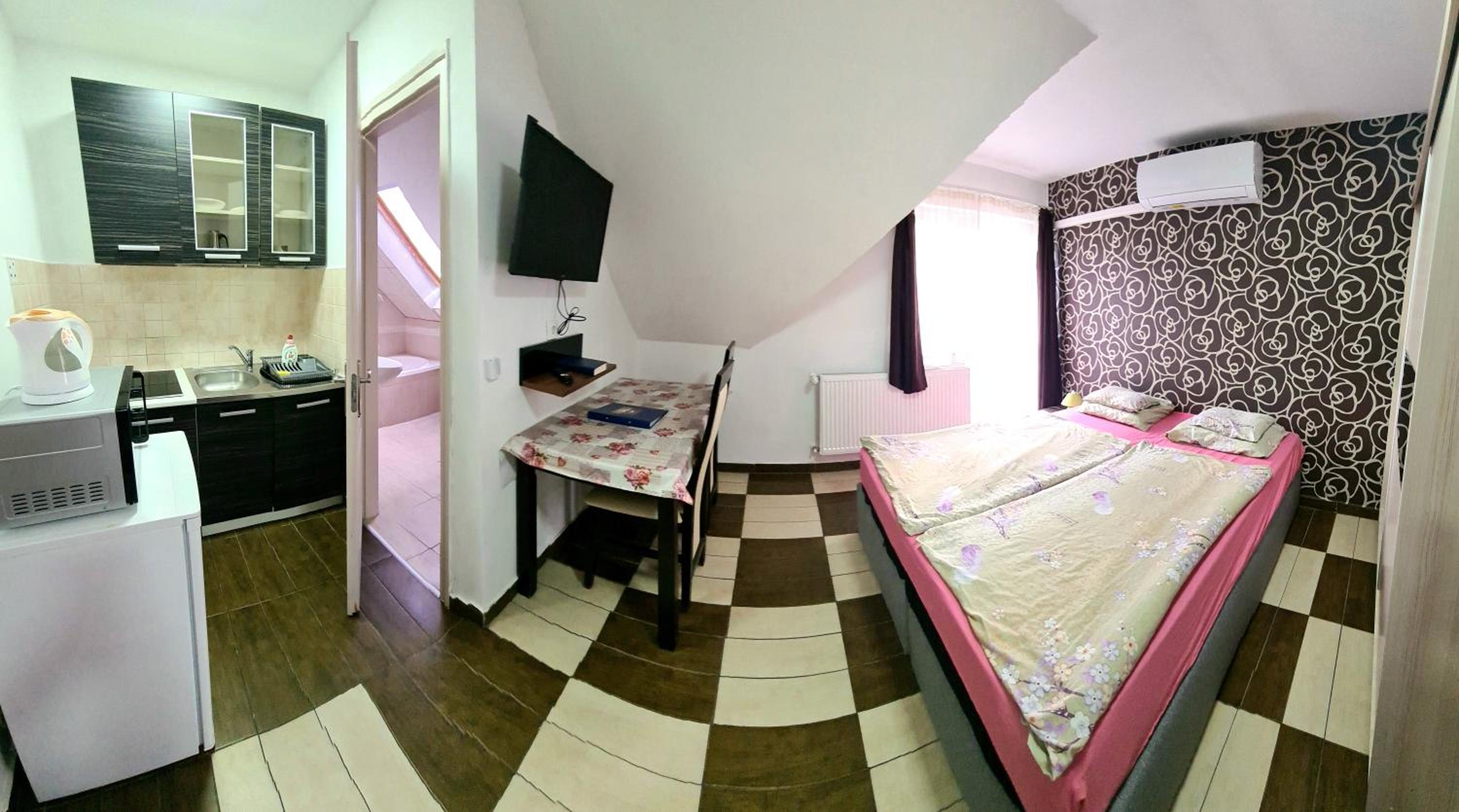 Studio with Balcony photo 1