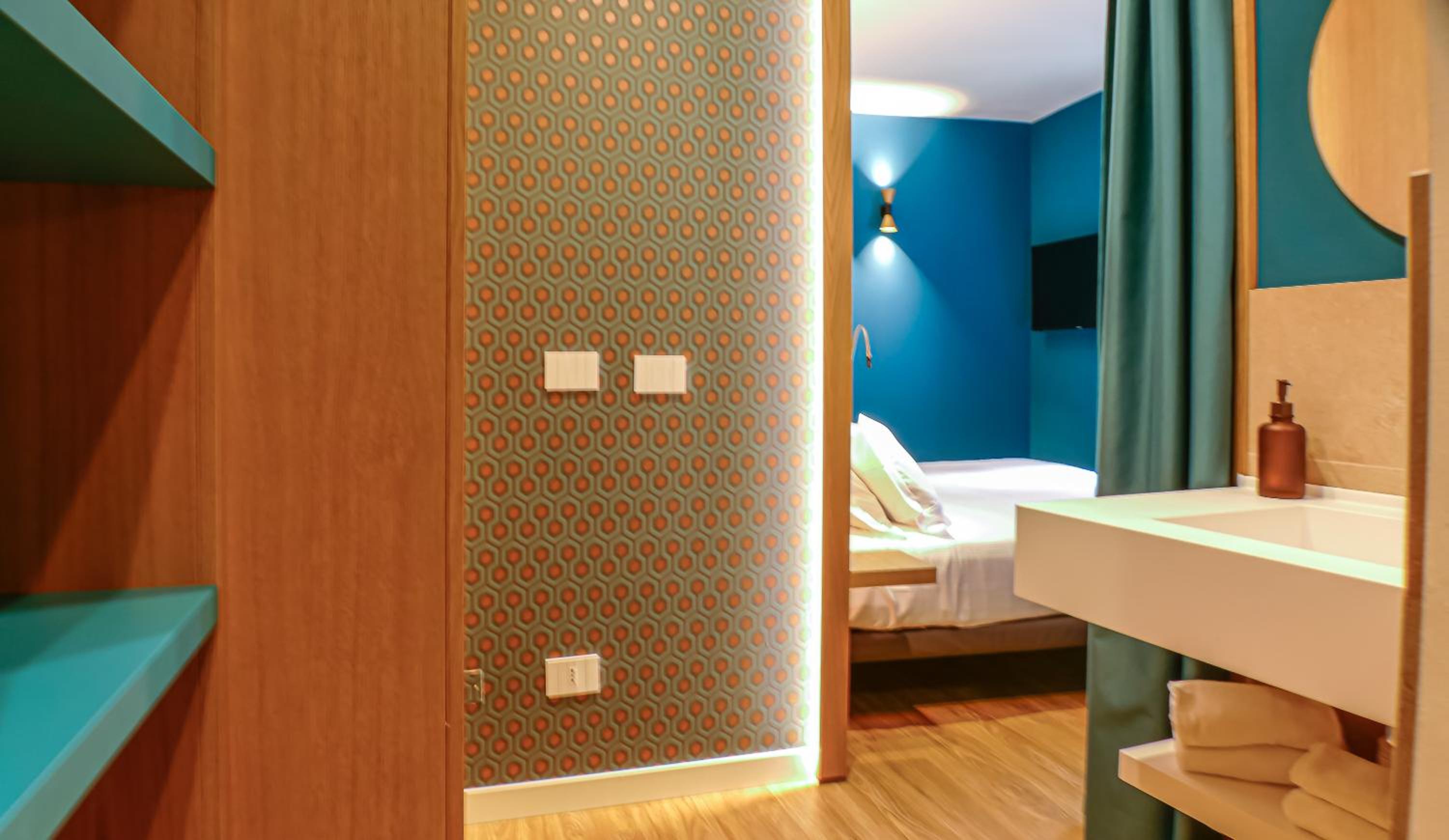 Apartment with Terrace - Photo 11