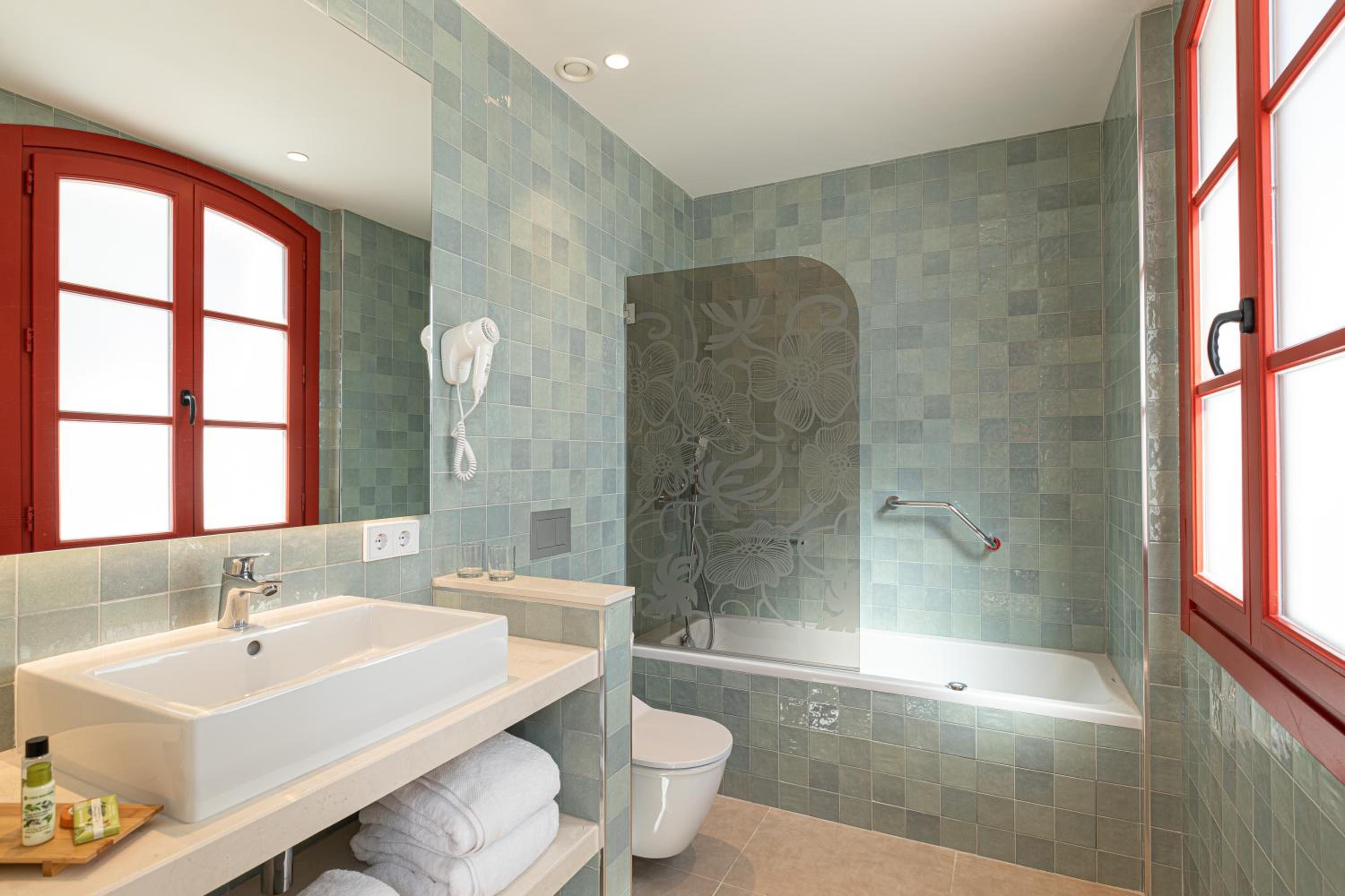 Premium Double or Twin Room with Terrace - Photo 2