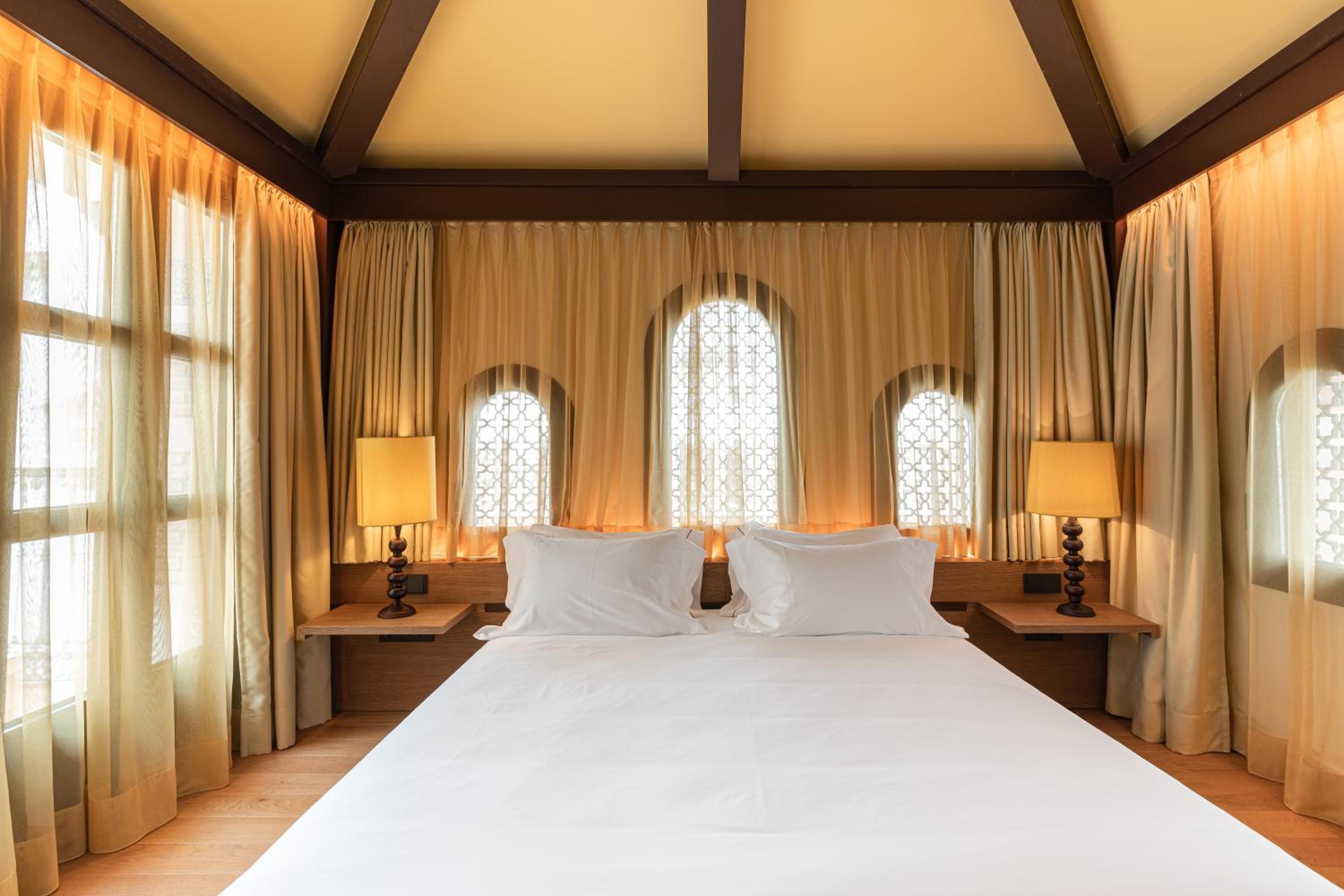 Deluxe Superior Double Room with views - Photo 1