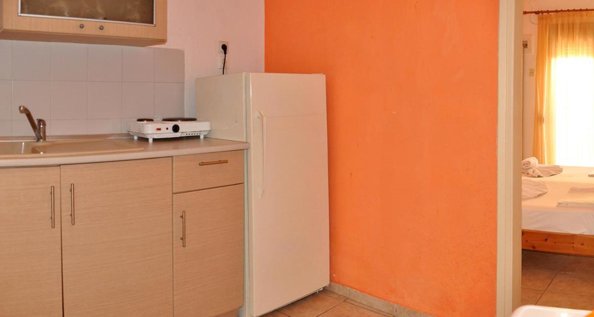One-Bedroom Apartment photo 1