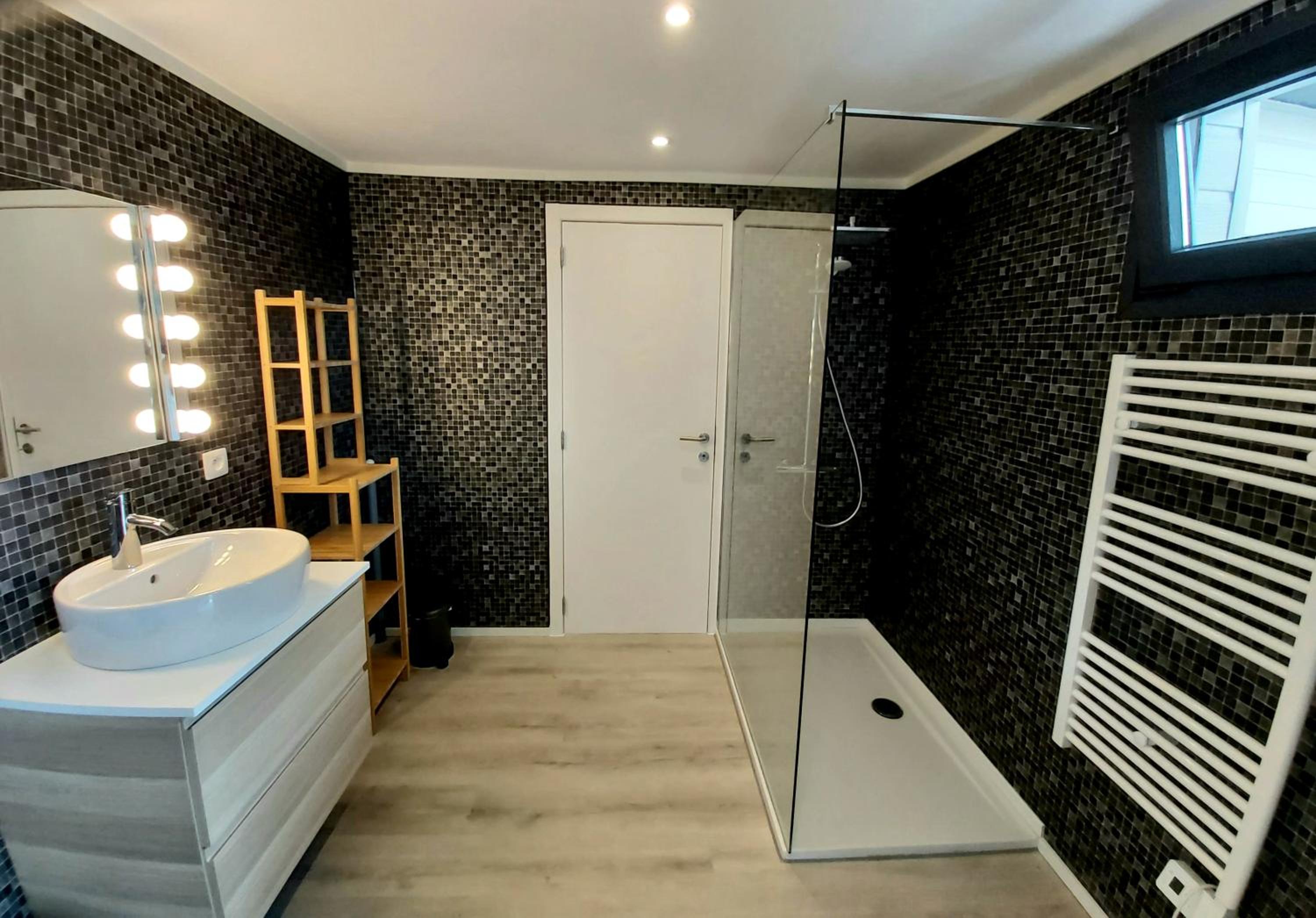 Two-Bedroom Chalet - Photo 5