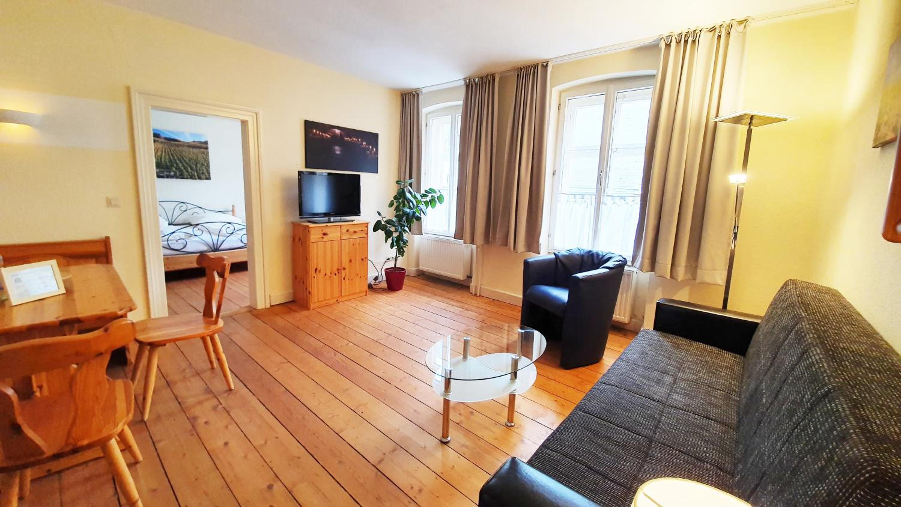 One-Bedroom Apartment photo 1