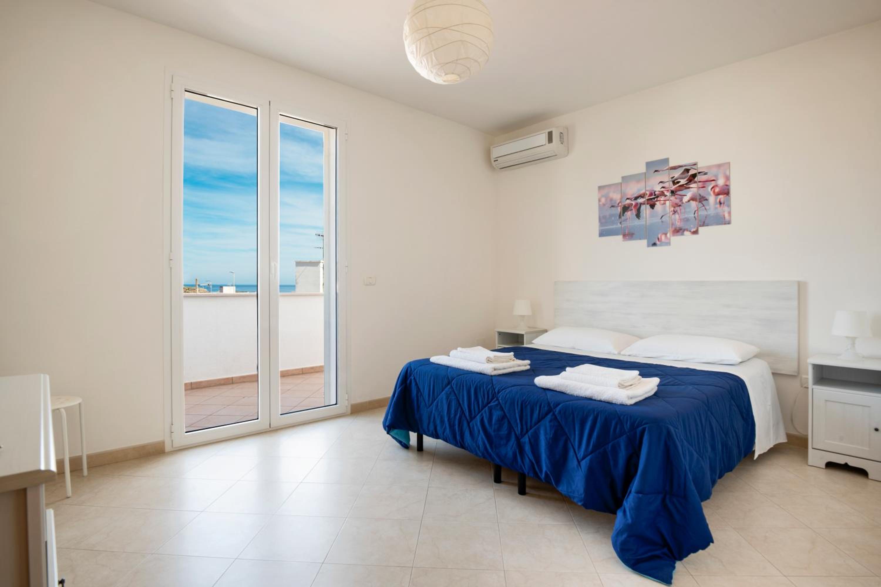 One-Bedroom Apartment with Balcony photo 1