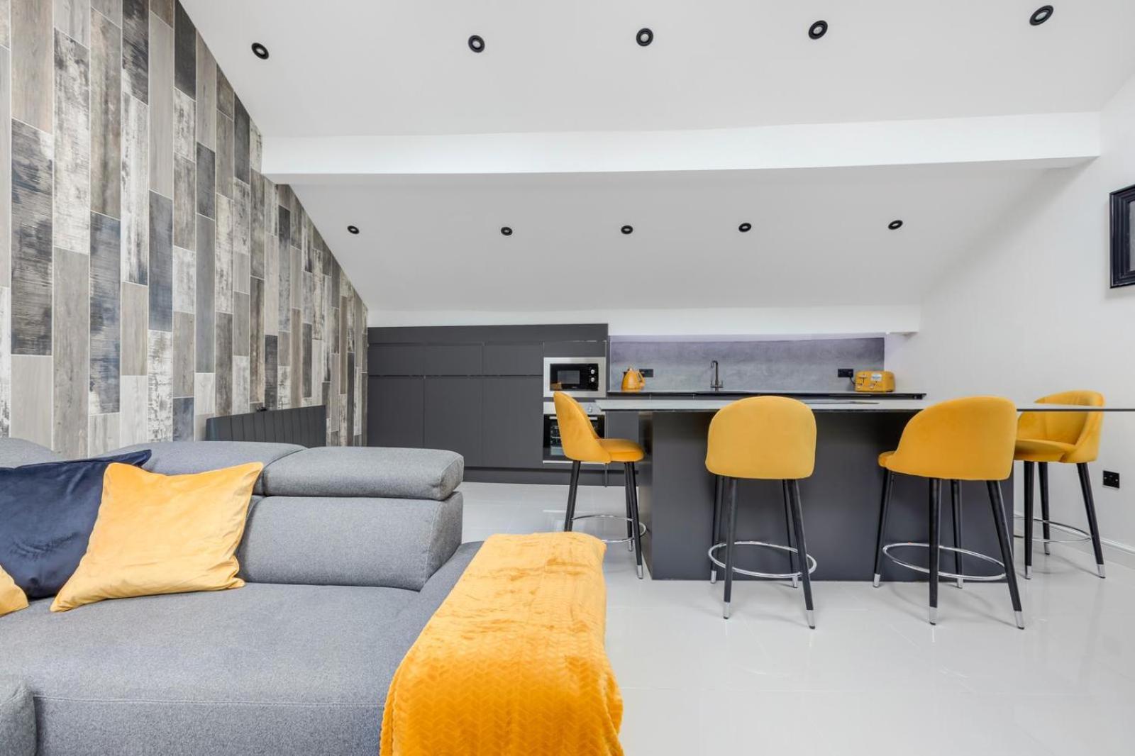 Two-Bedroom Apartment - Photo 8