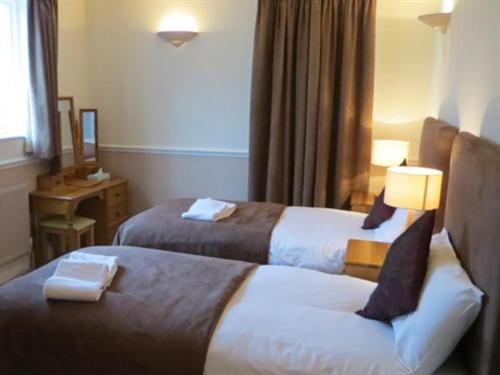 Twin Room with Private Bathroom photo 2