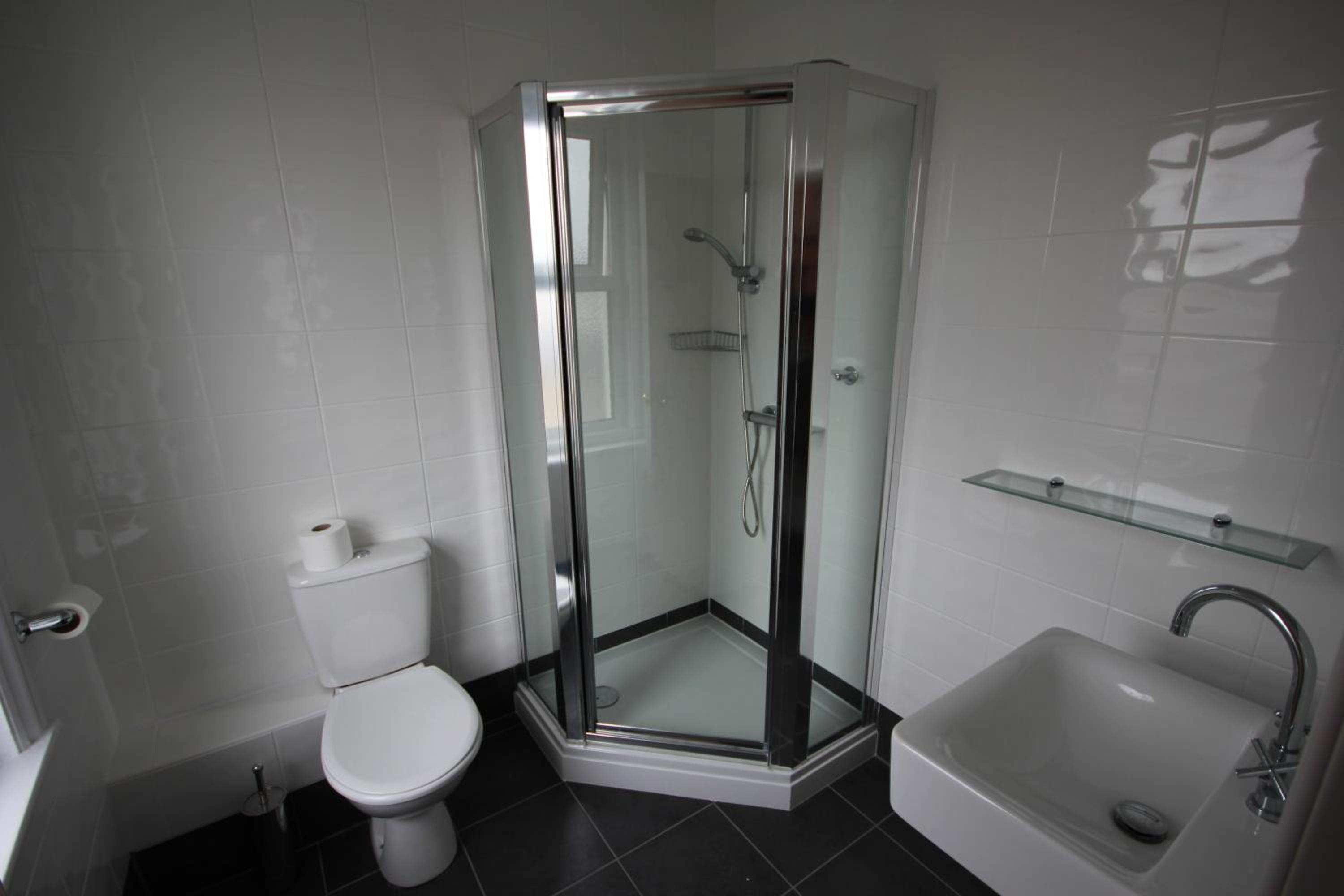 Double Room - Photo 6