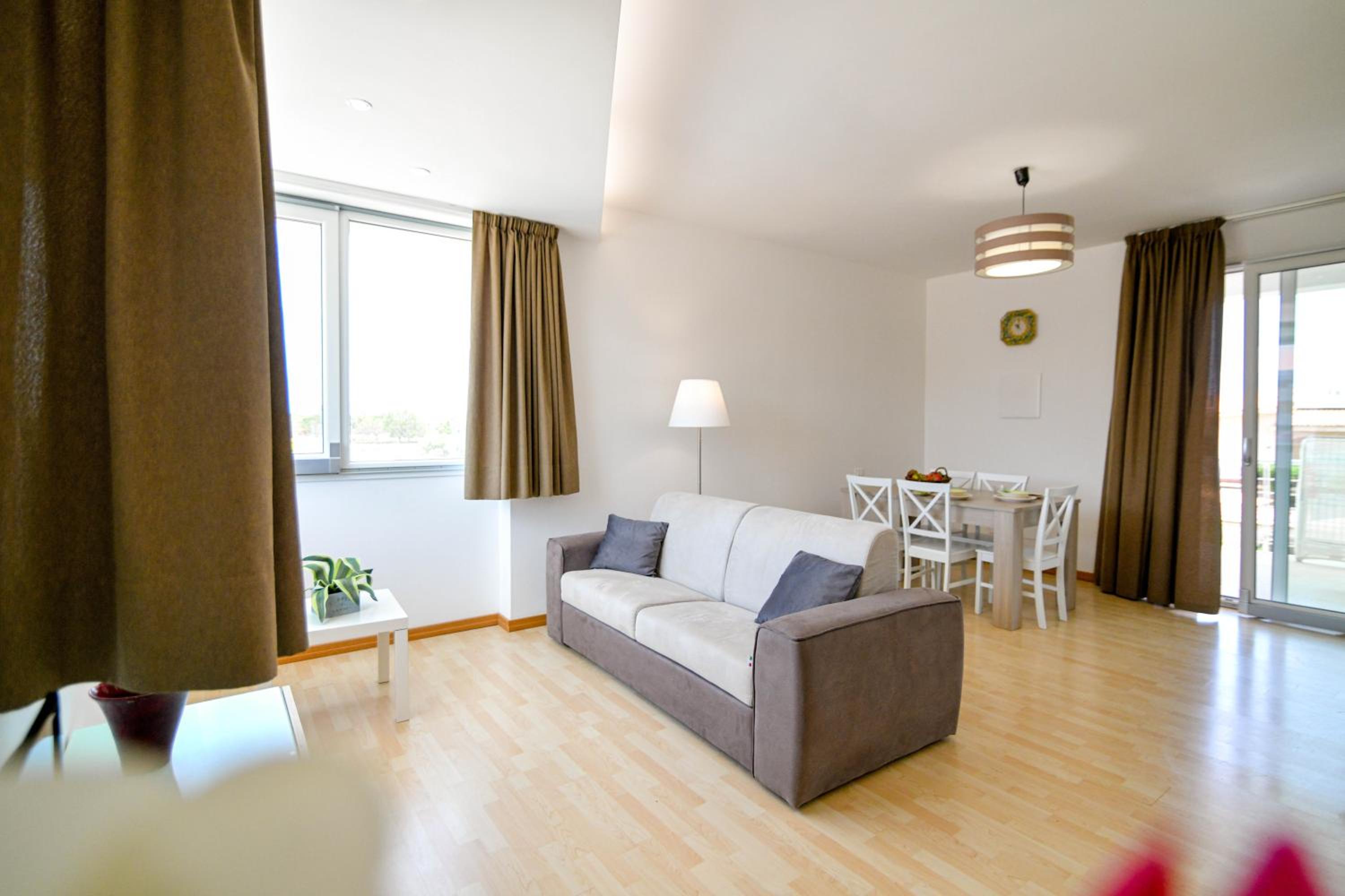 Deluxe Apartment