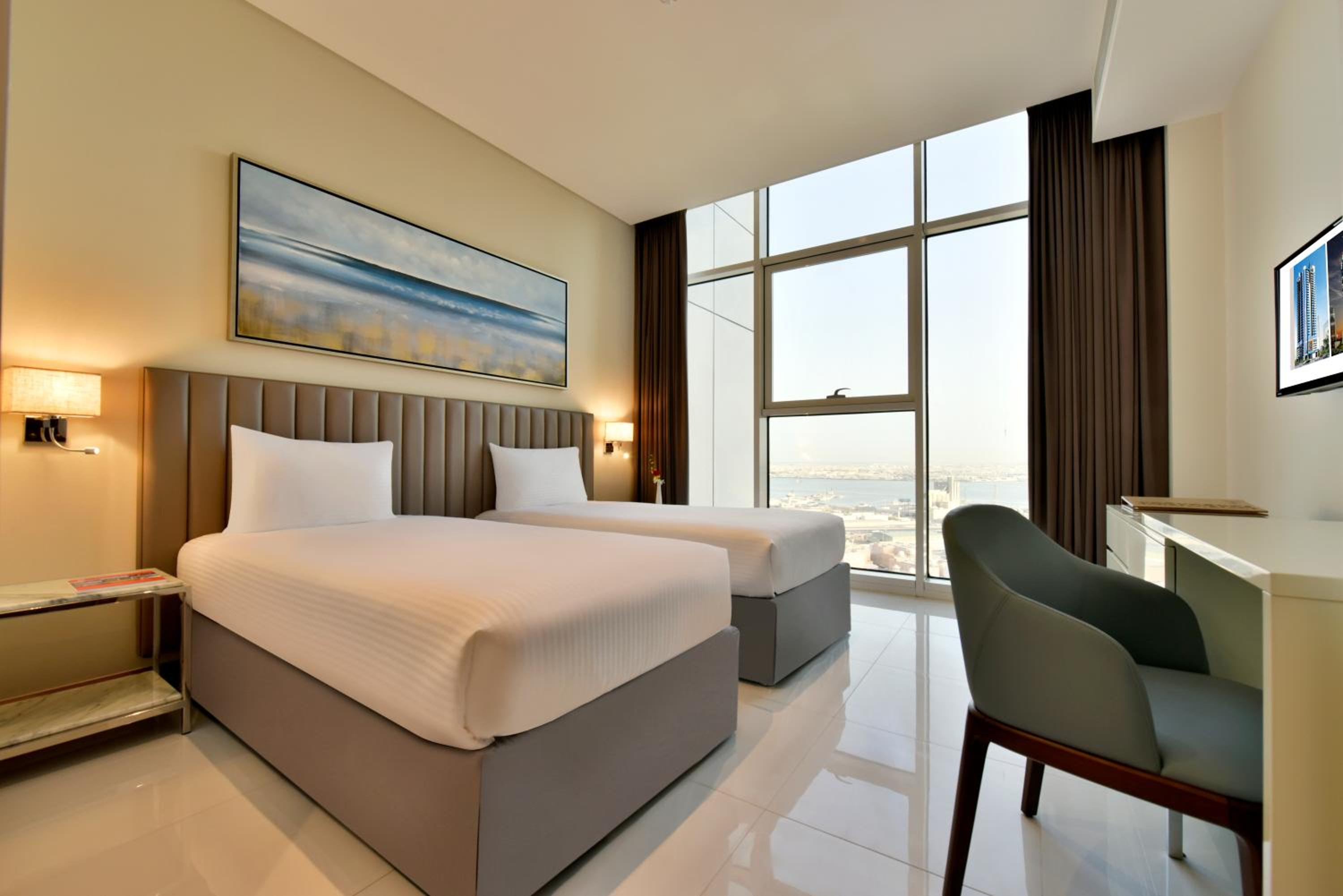Three-Bedroom Suite - Photo 4