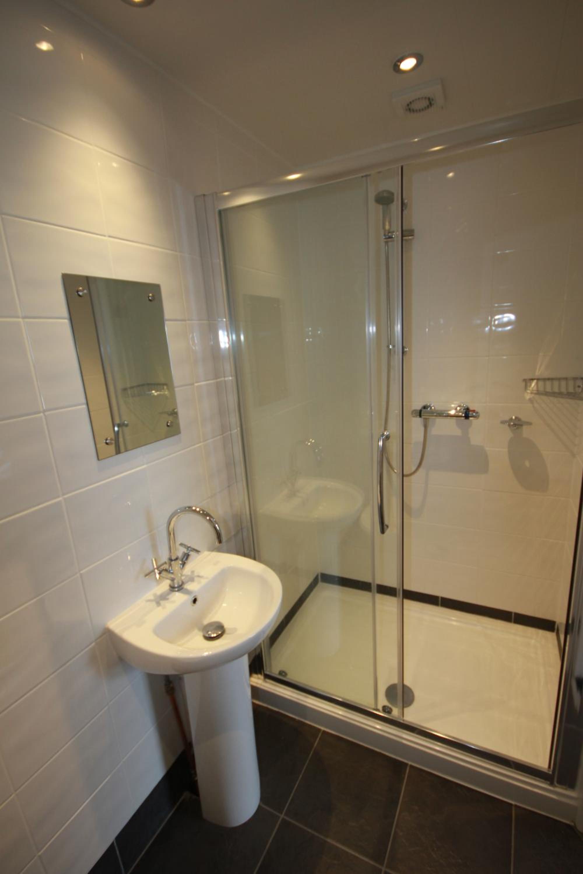 Twin Room - Photo 2