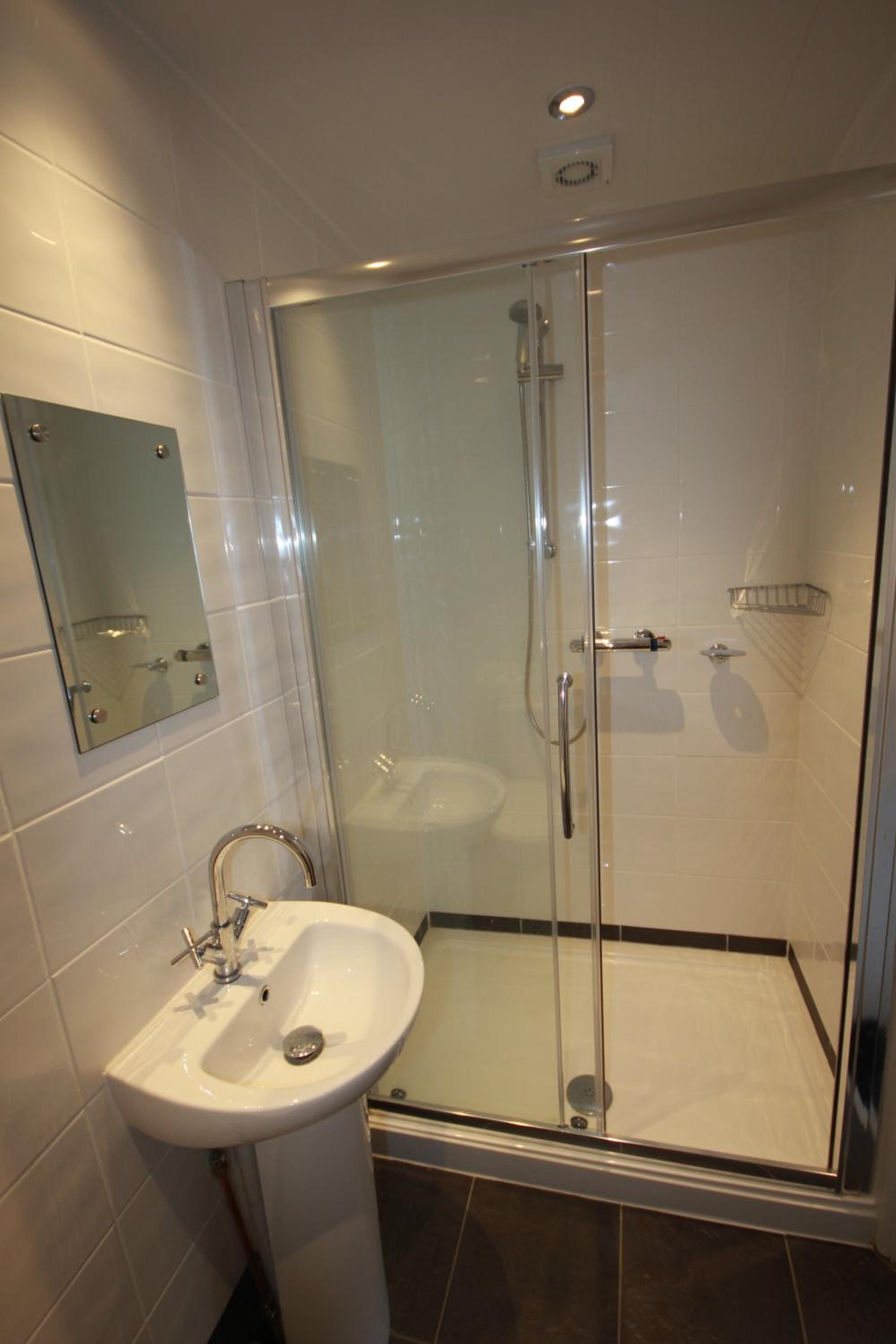Twin Room - Photo 3