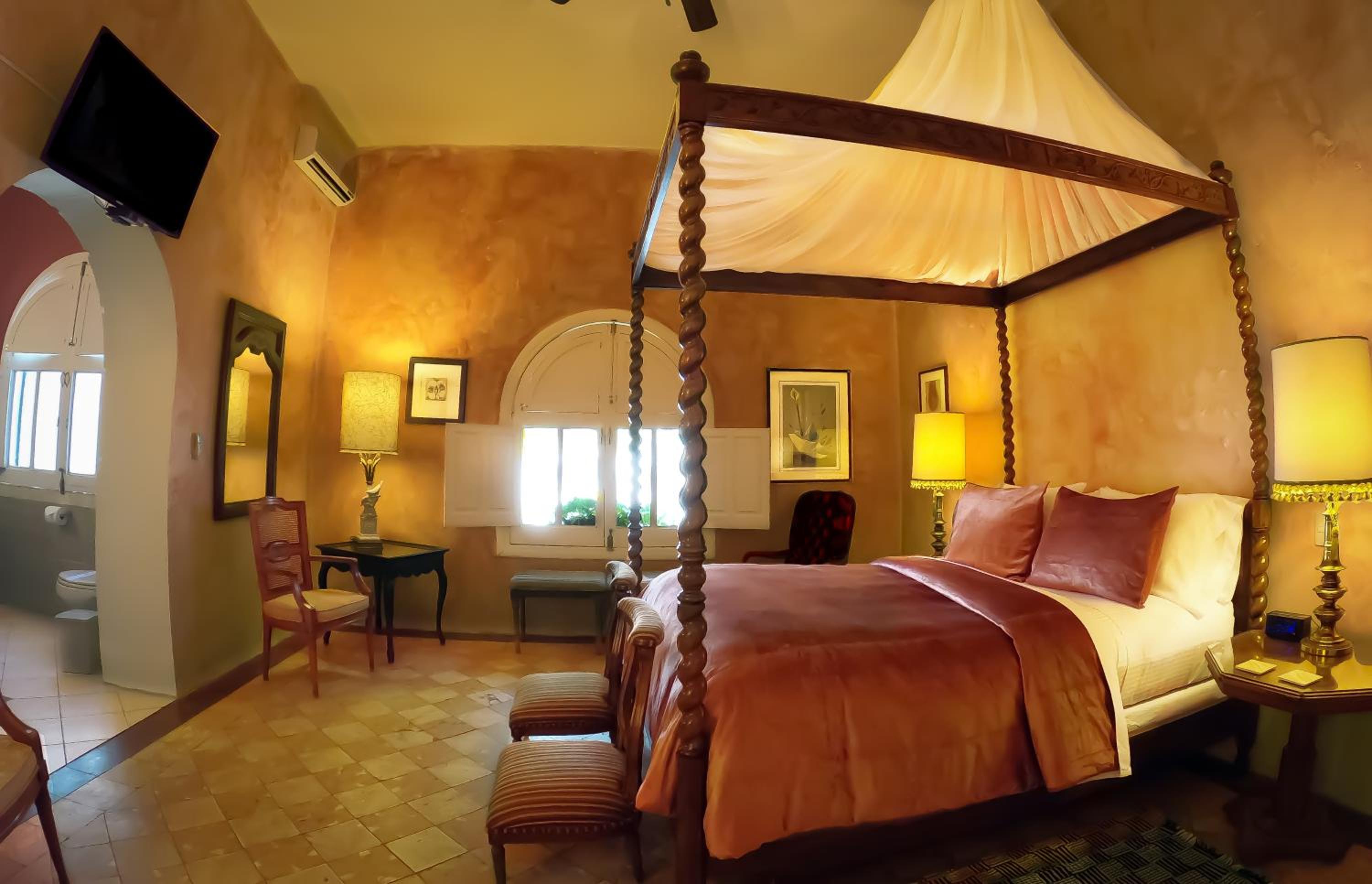 Grand Queen Room