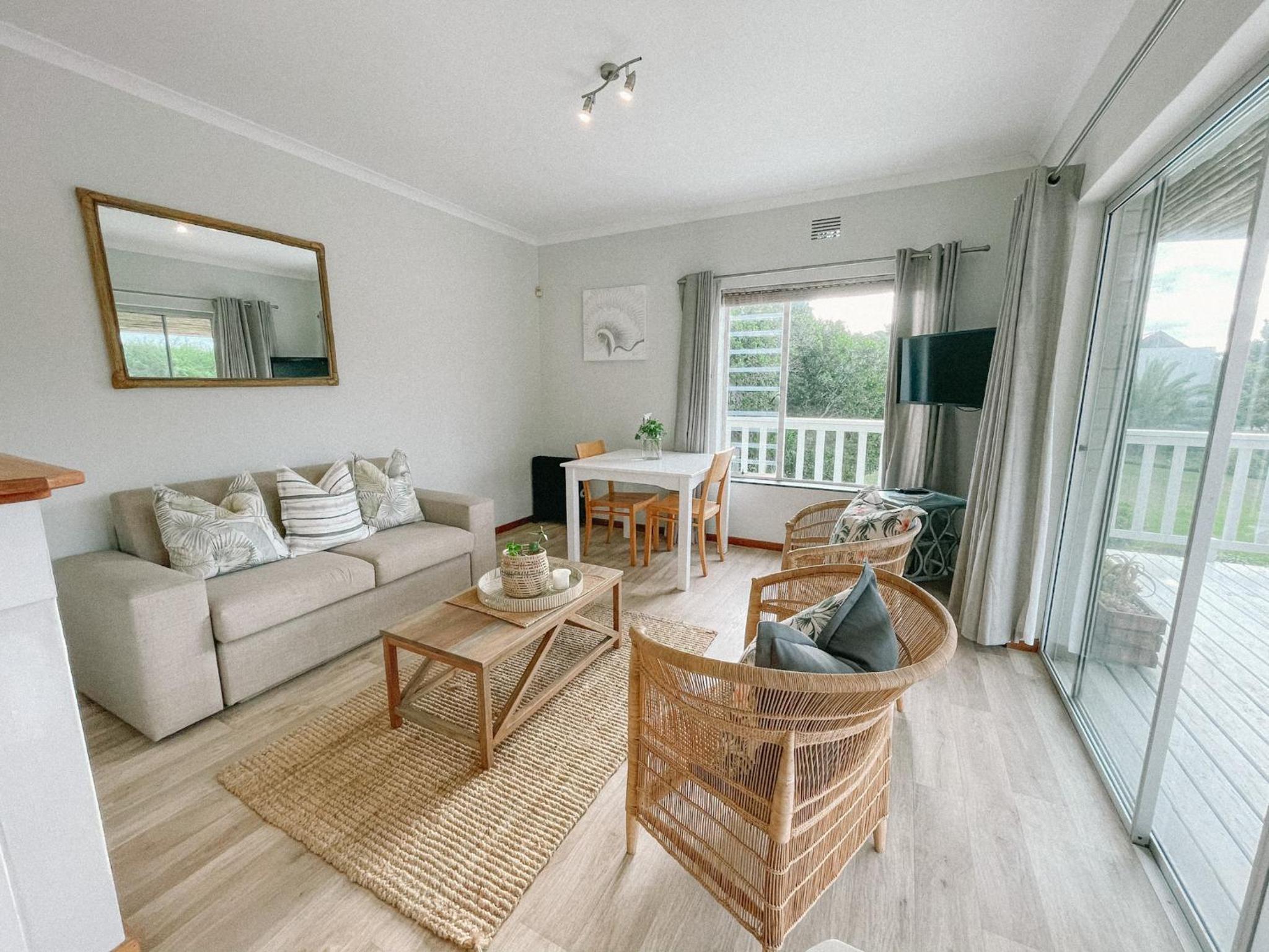 One-Bedroom Apartment - Photo 1