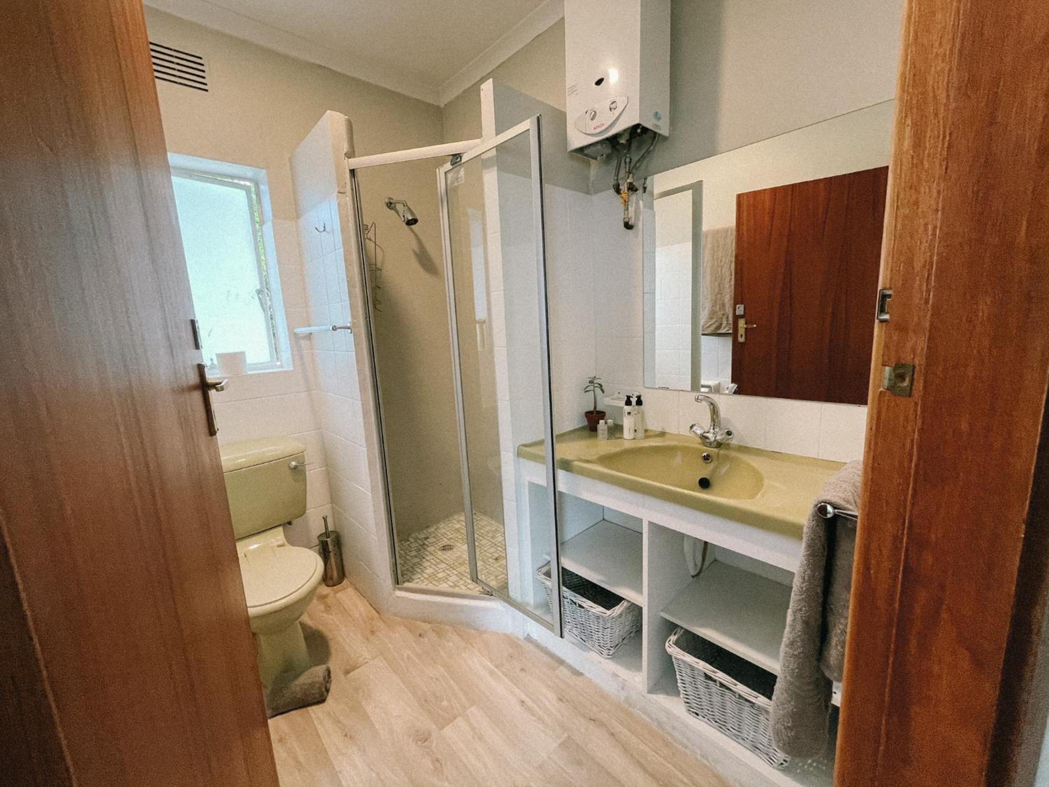 One-Bedroom Apartment - Photo 12
