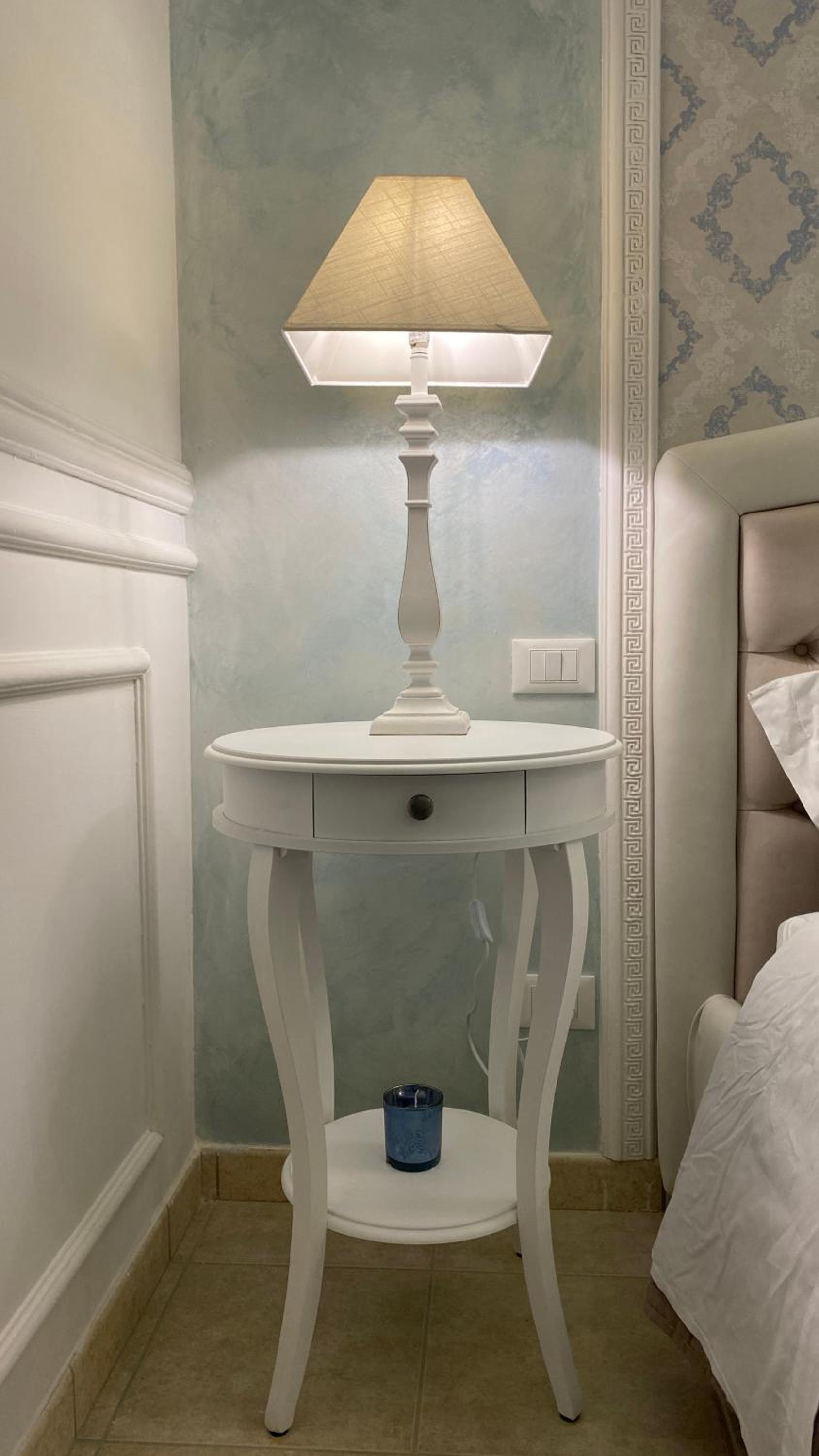 Deluxe King Room - Photo 13