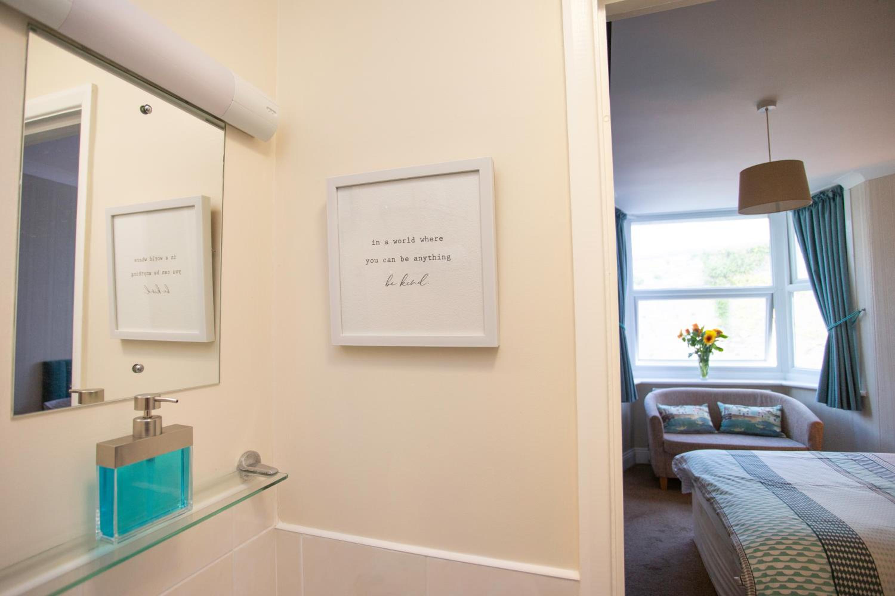 Standard Double Room photo 2