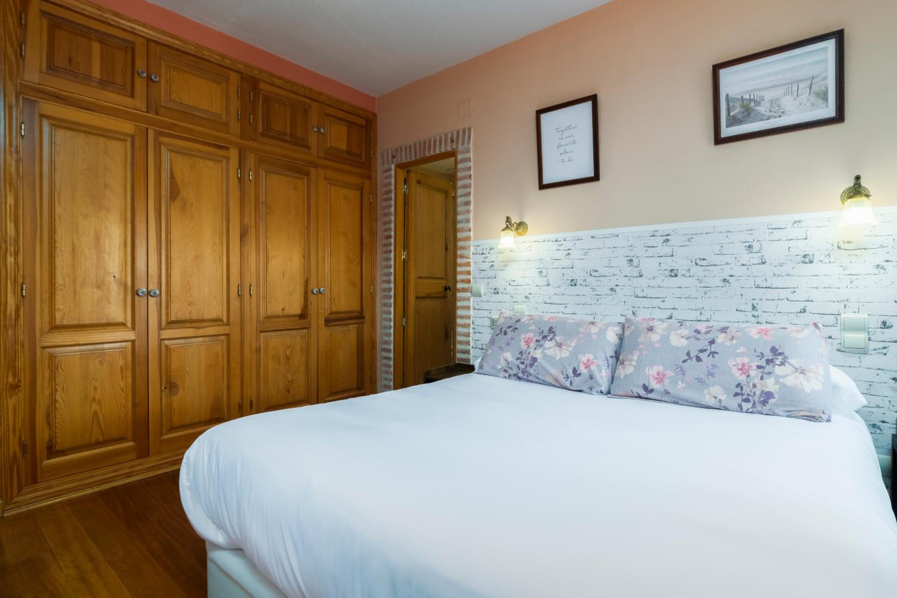 Double Room - Photo 13