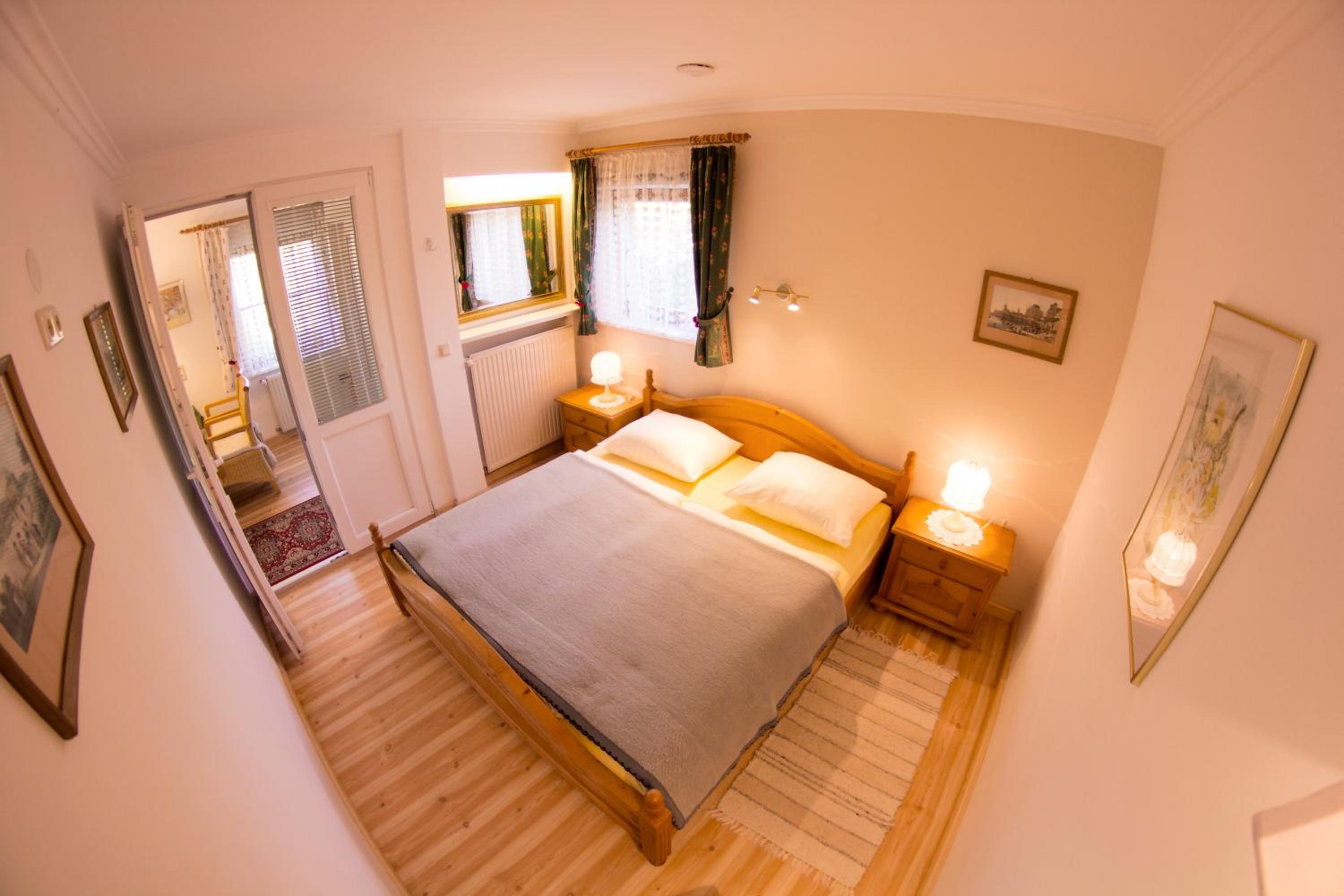 One-Bedroom Apartment with Terrace photo 1