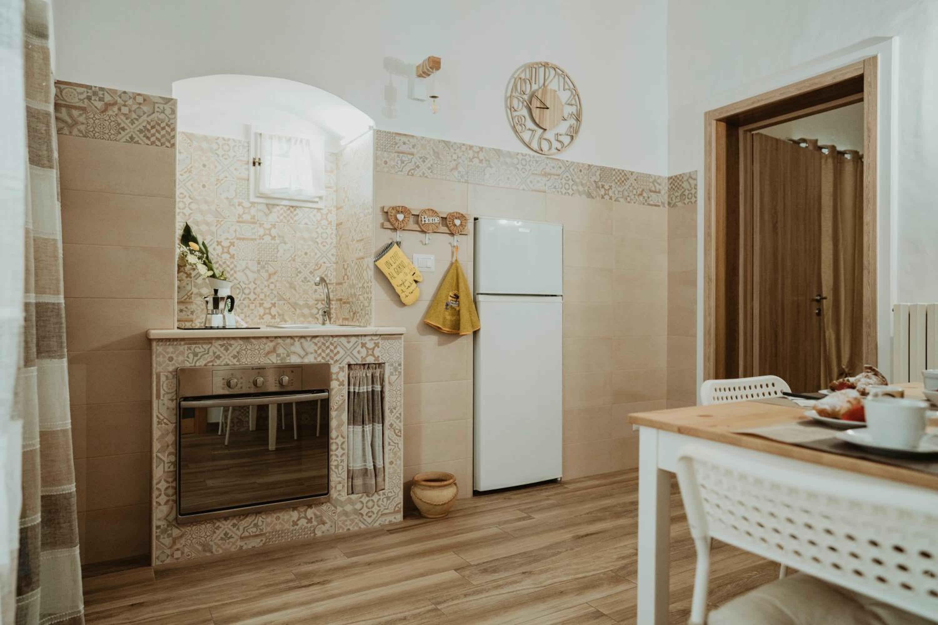 One-Bedroom House - Photo 25