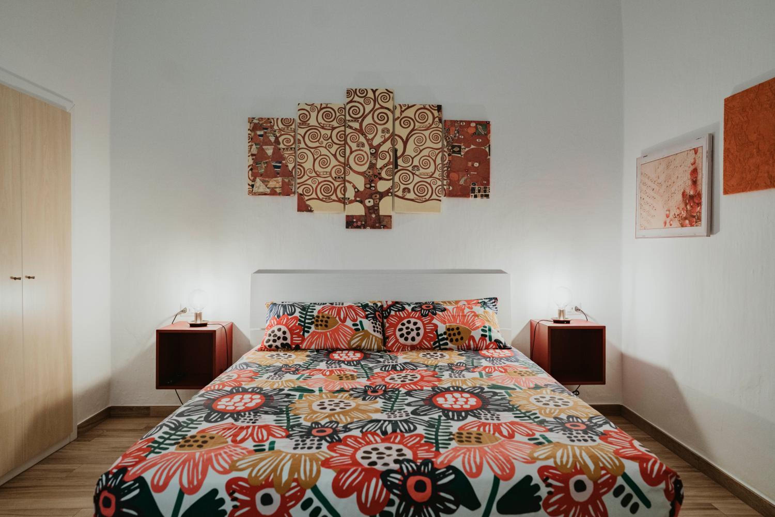 One-Bedroom House - Photo 36