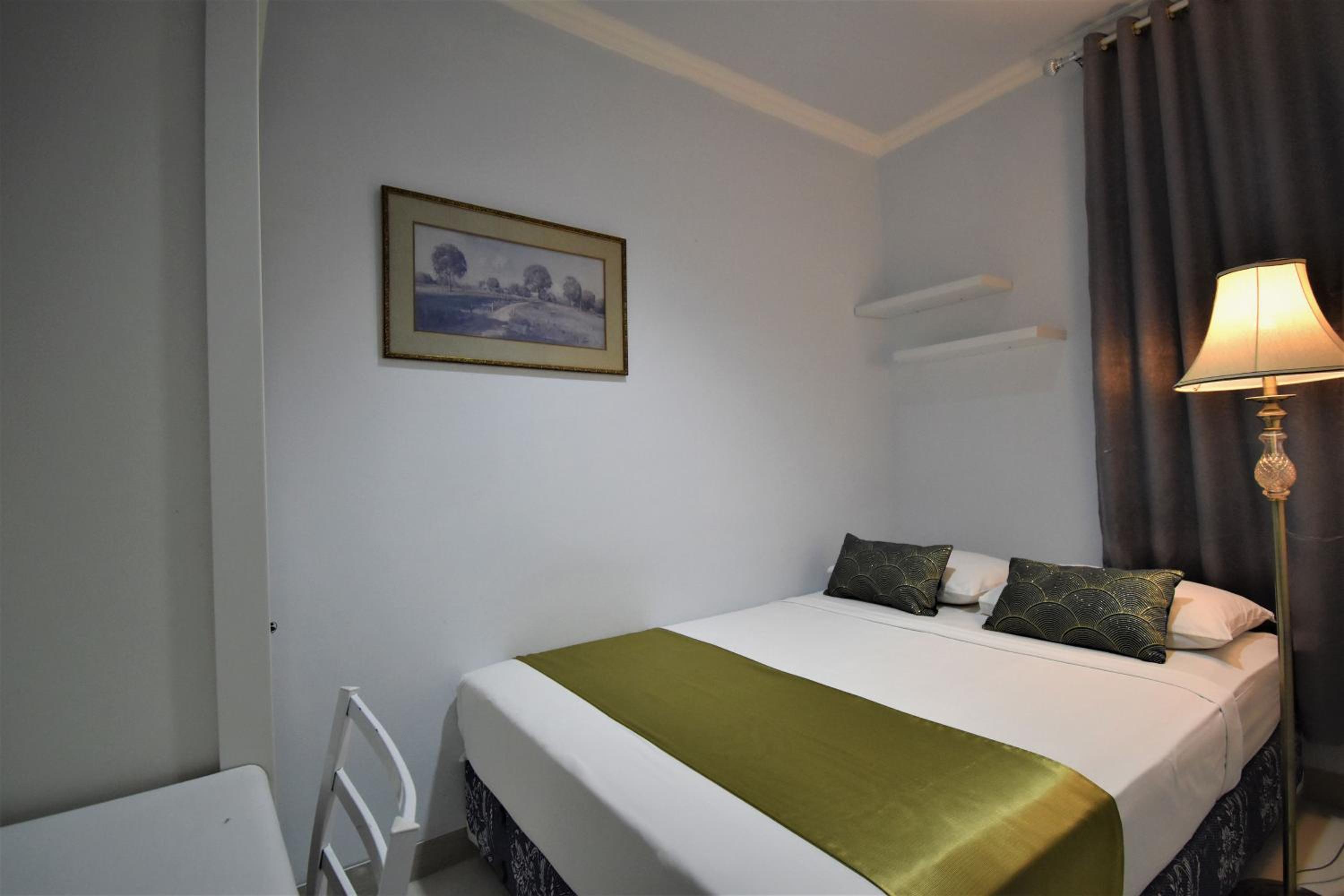 Queen Room - Photo 2