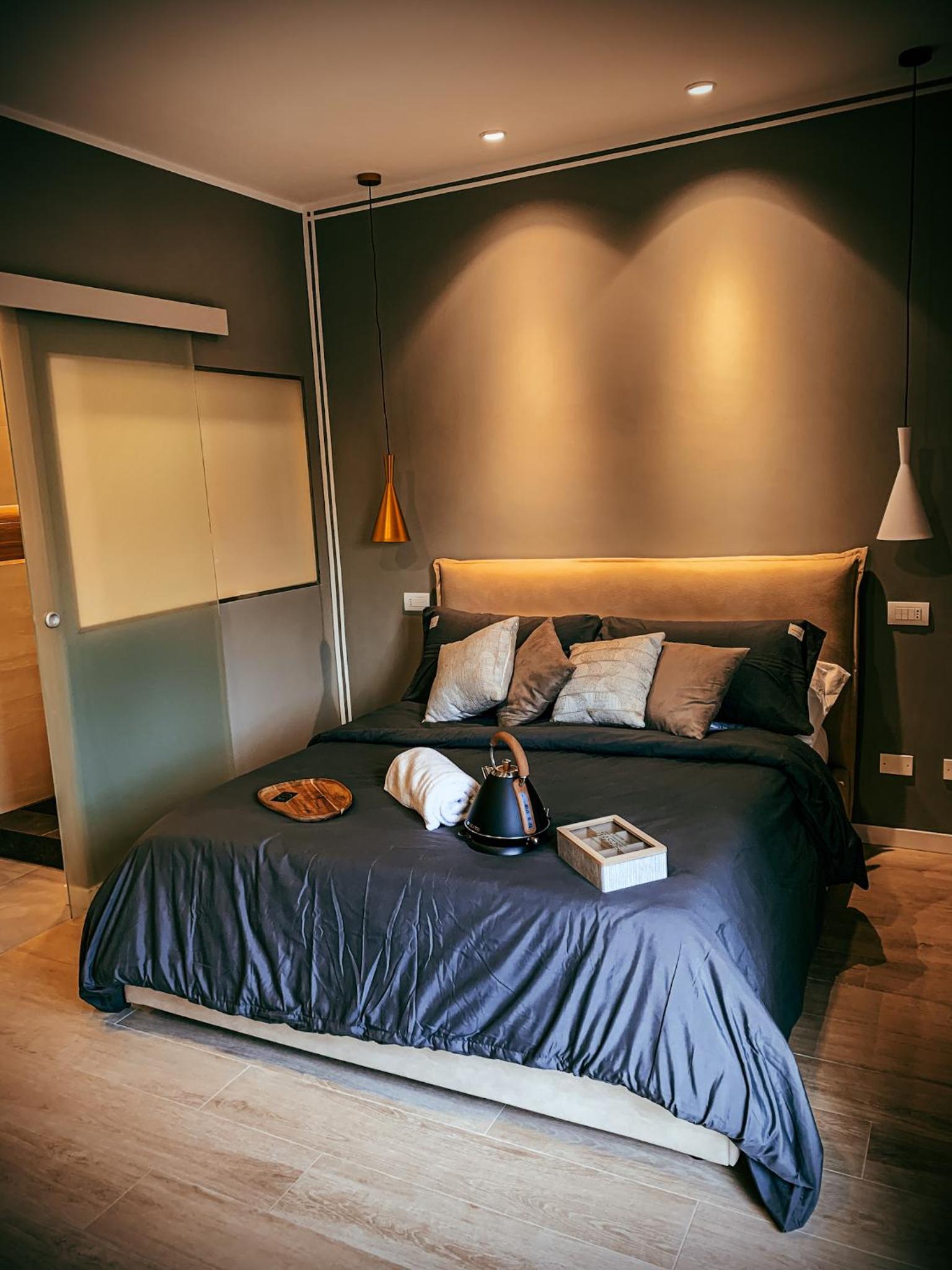 Double Room with Balcony - Photo 8