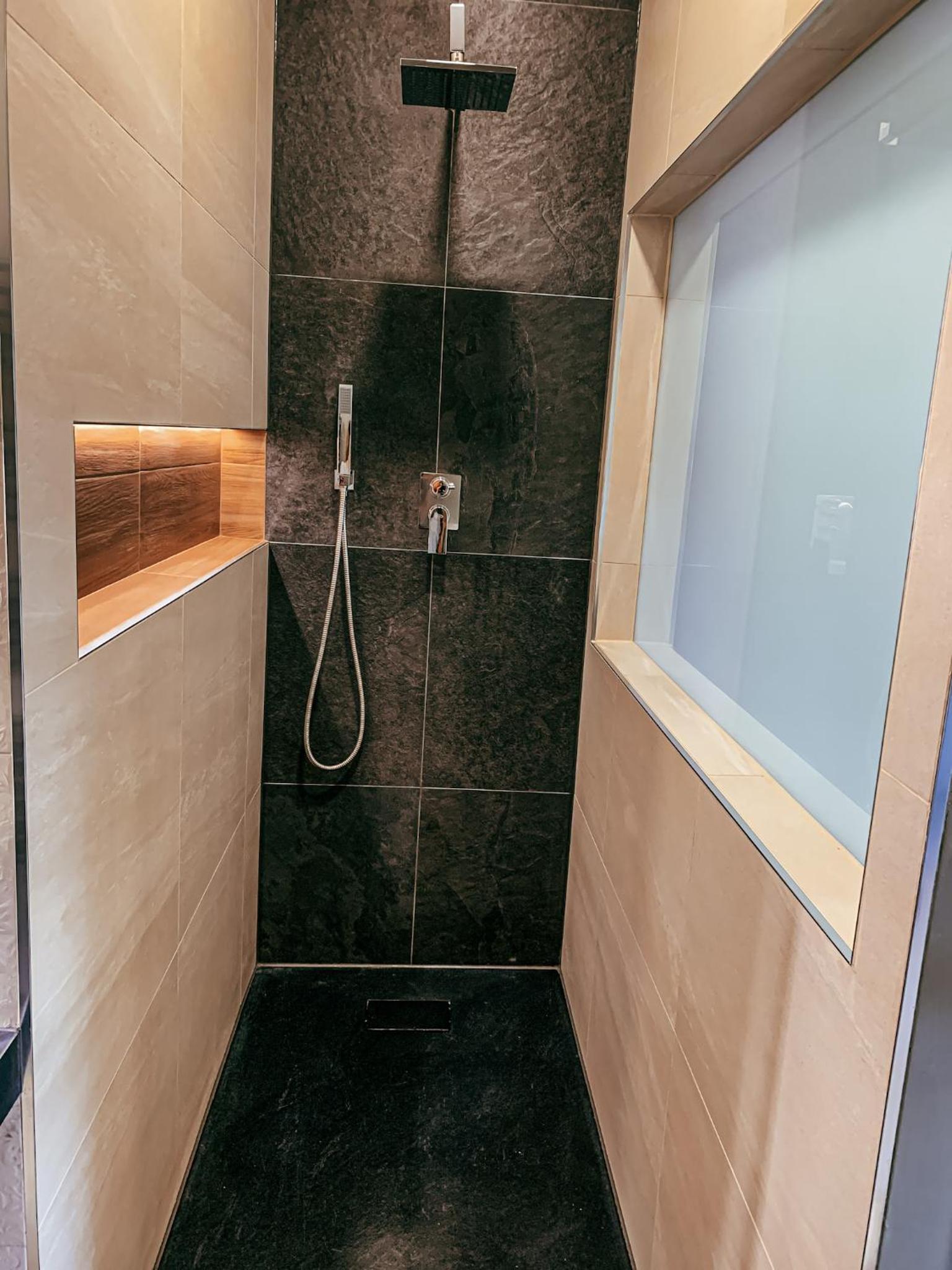 Double Room with Balcony - Photo 13
