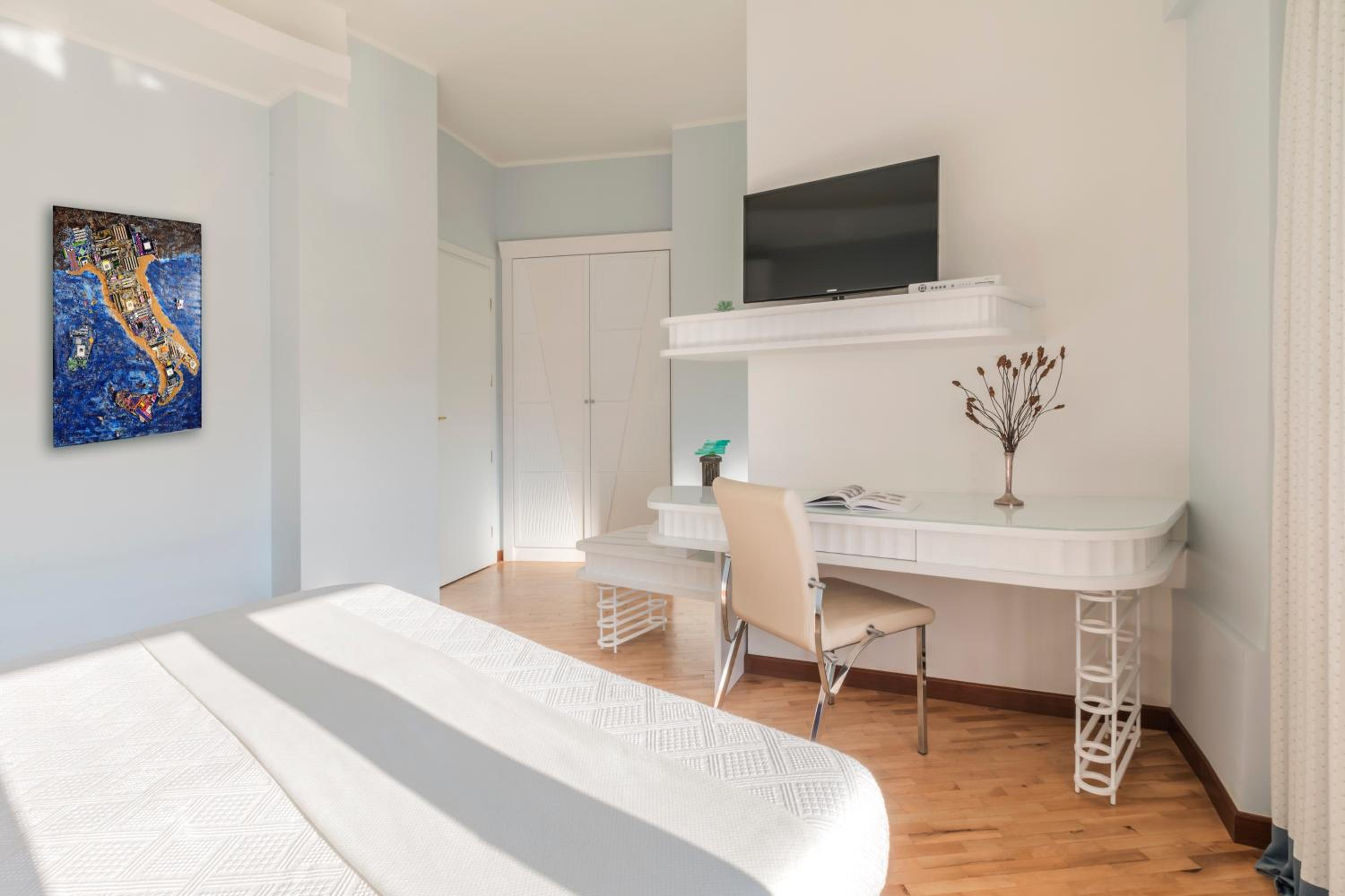 Double or Twin Room - Photo 5