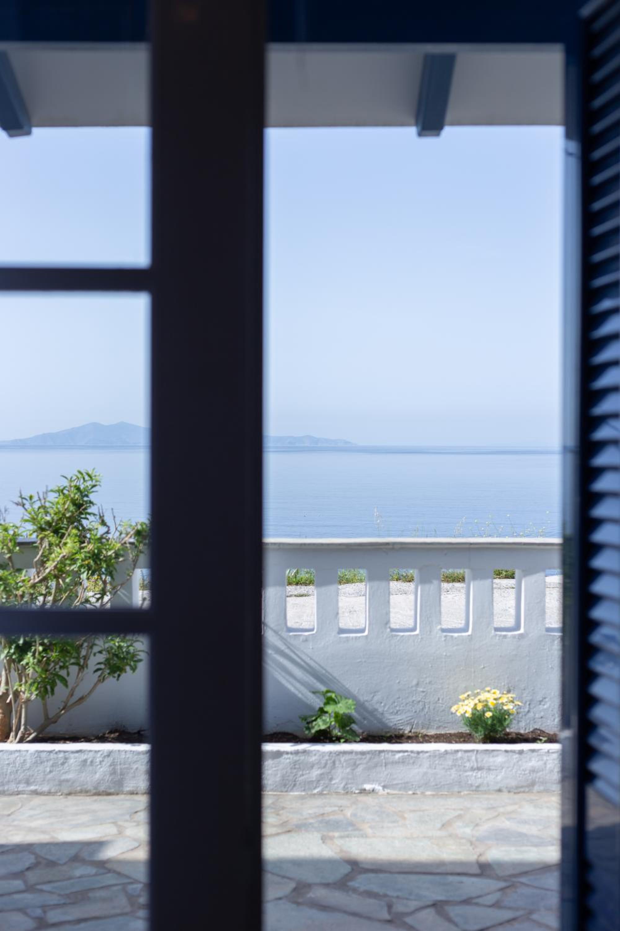 Double or Twin Room with Partial Sea View photo 3