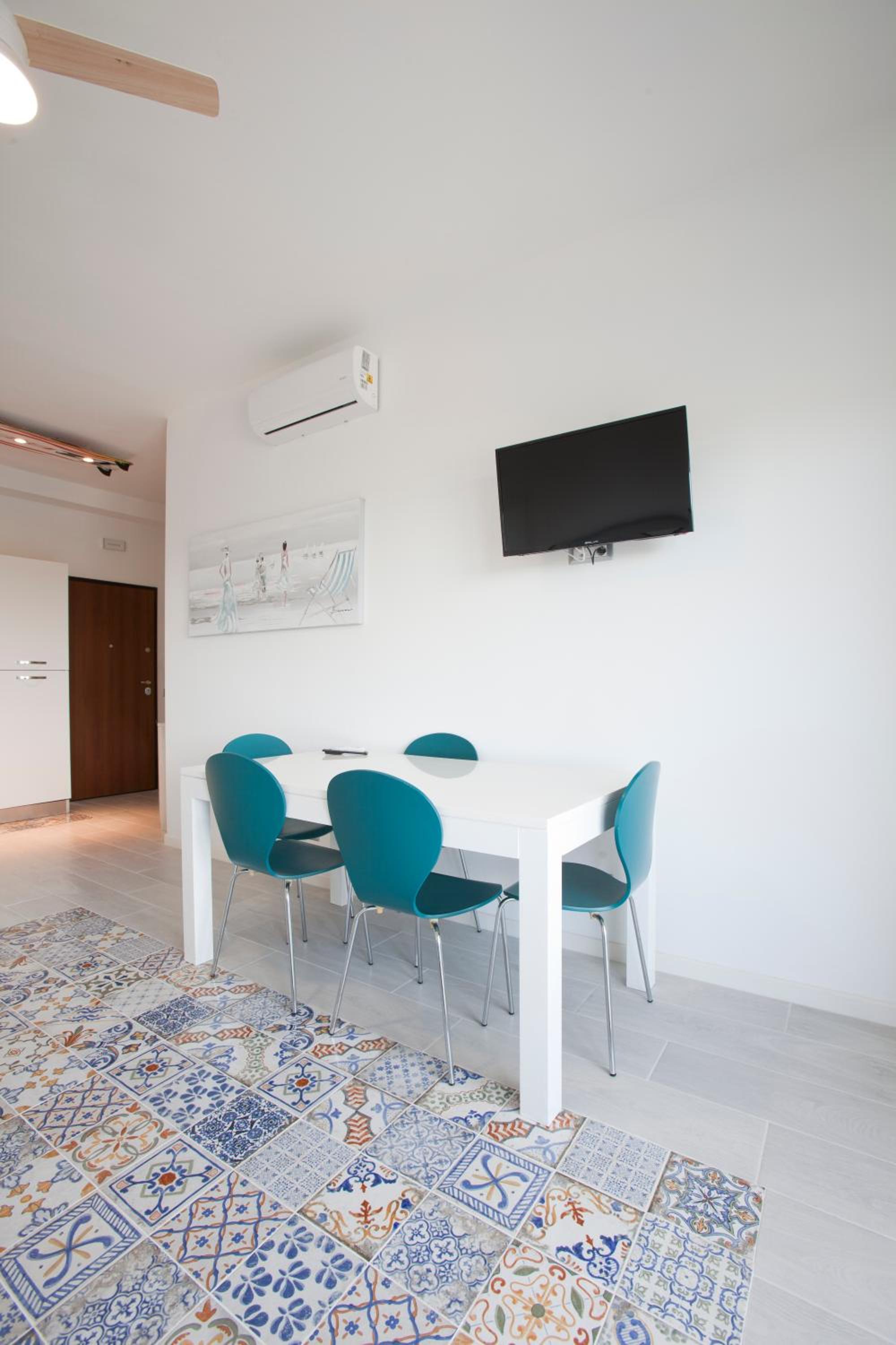 Two-Bedroom House photo 2
