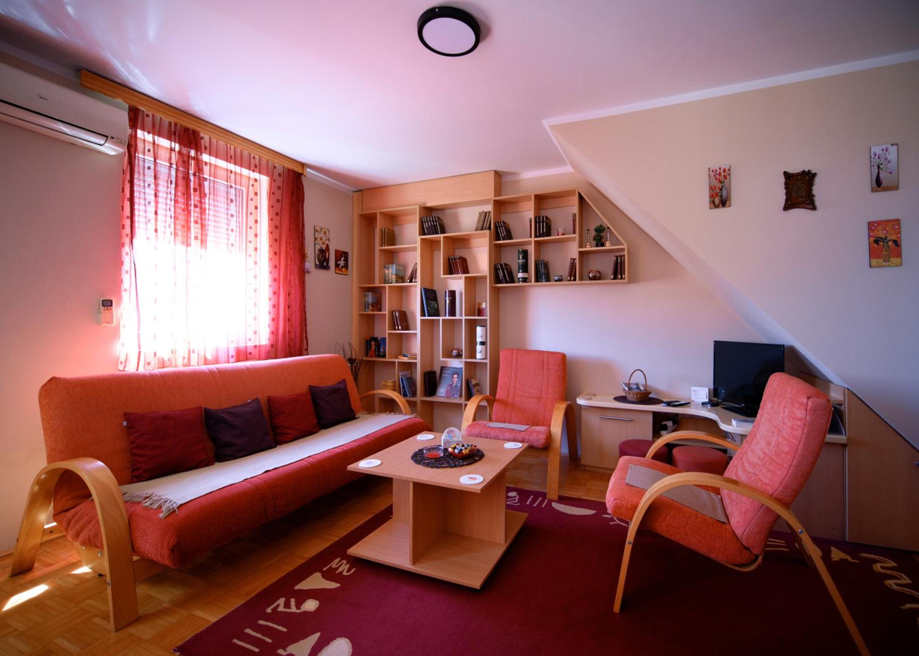 Apartment photo 1