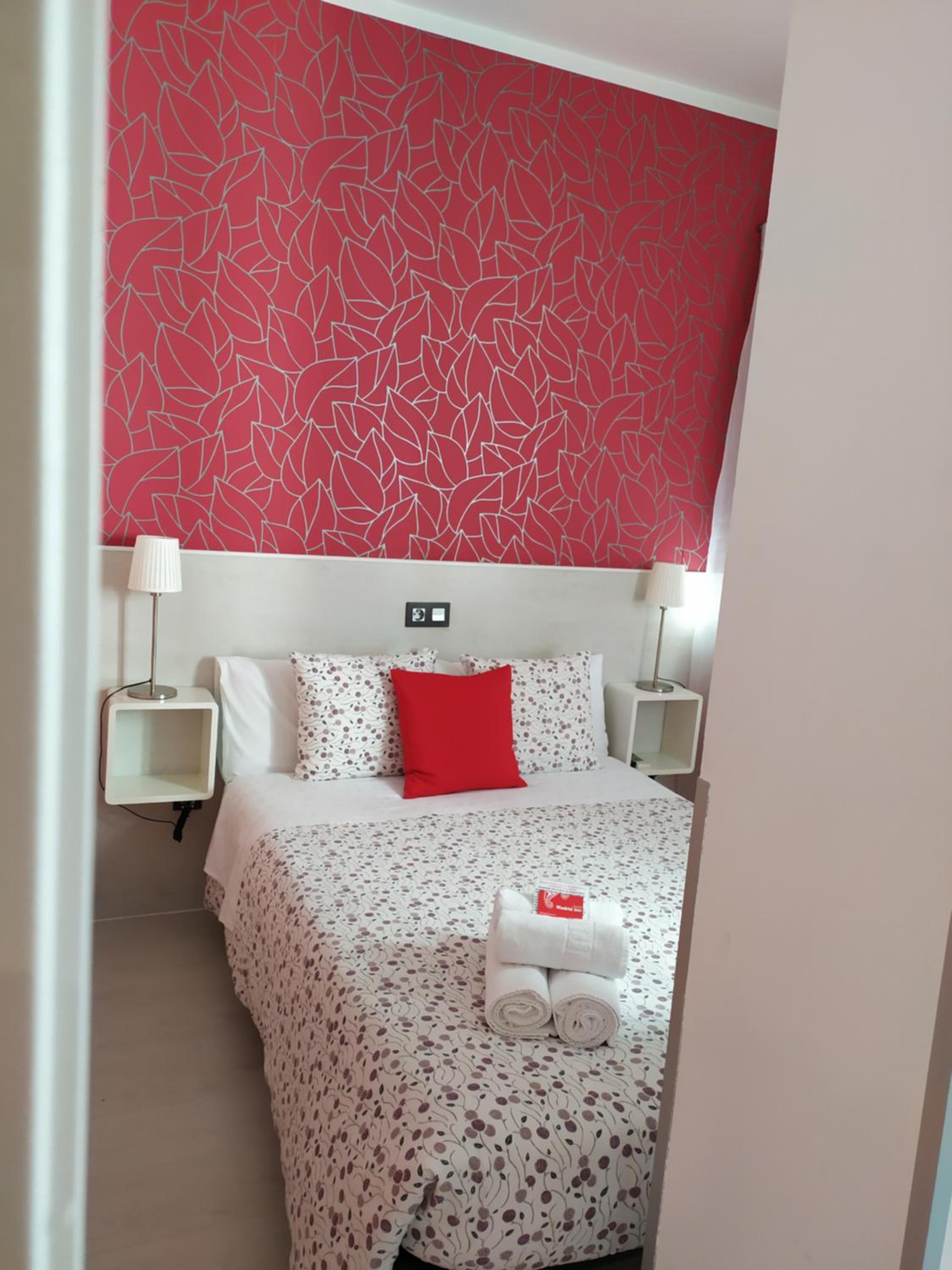 Small Double Room - Photo 19