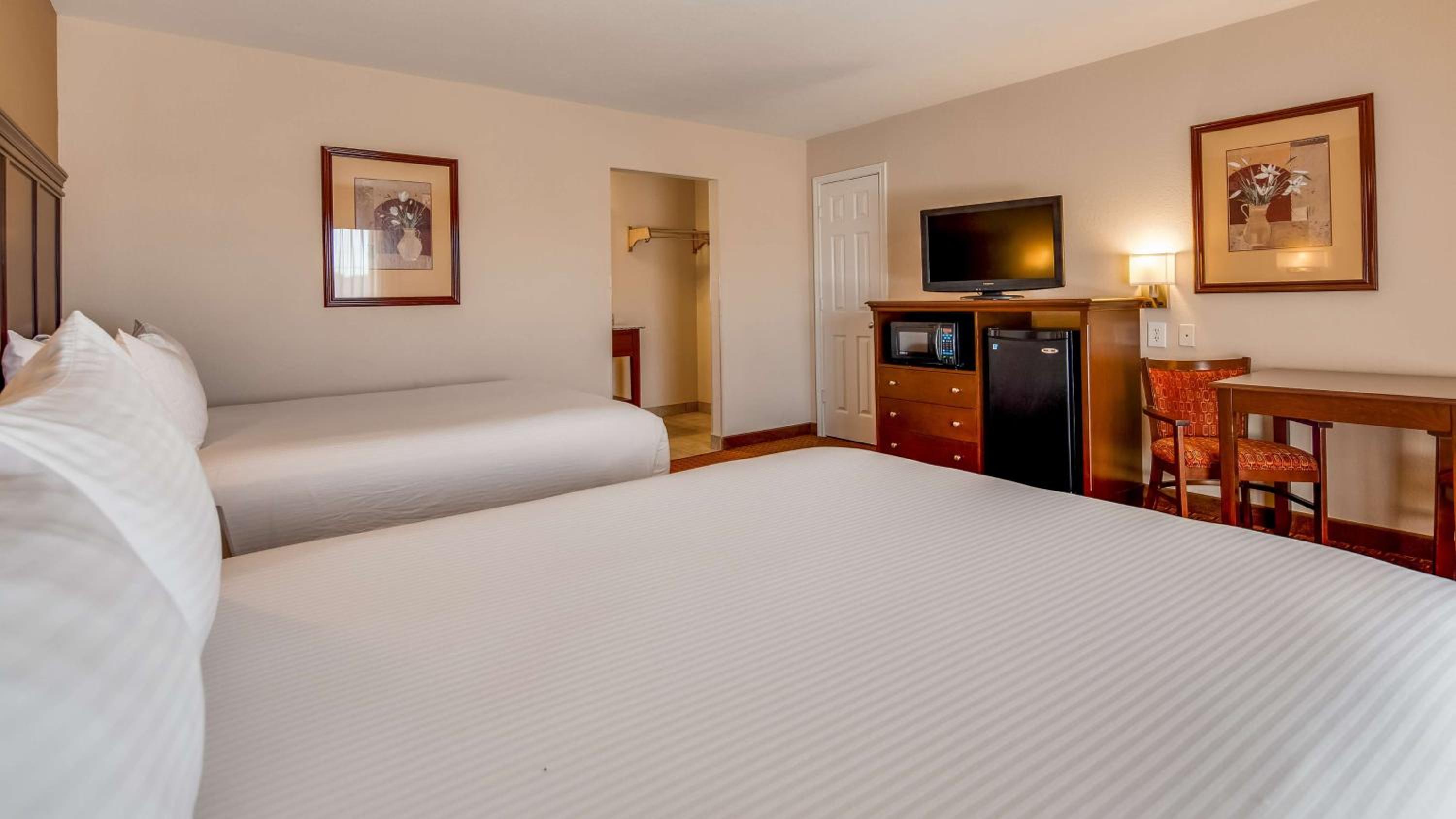 Double Room with Two Double Beds photo 1